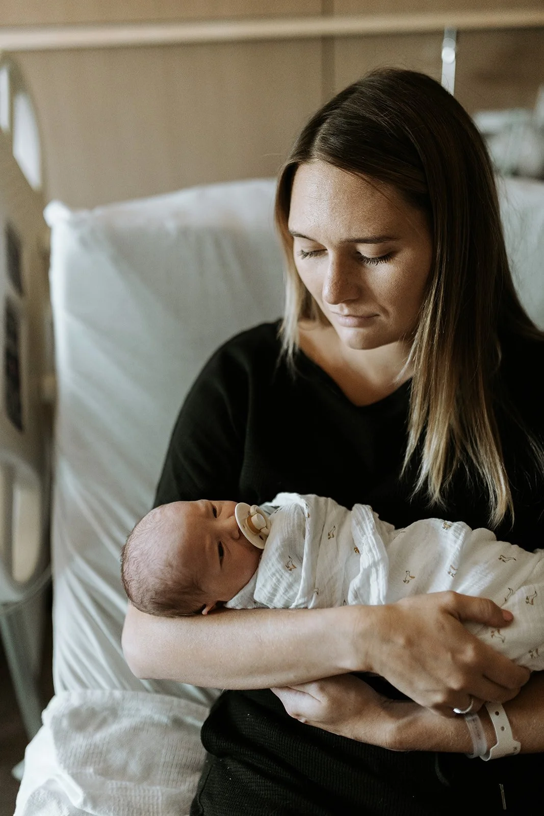 Cincinnati-Newborn-Photgrapher-How to Prepare for your Fresh 48 session-2.jpg