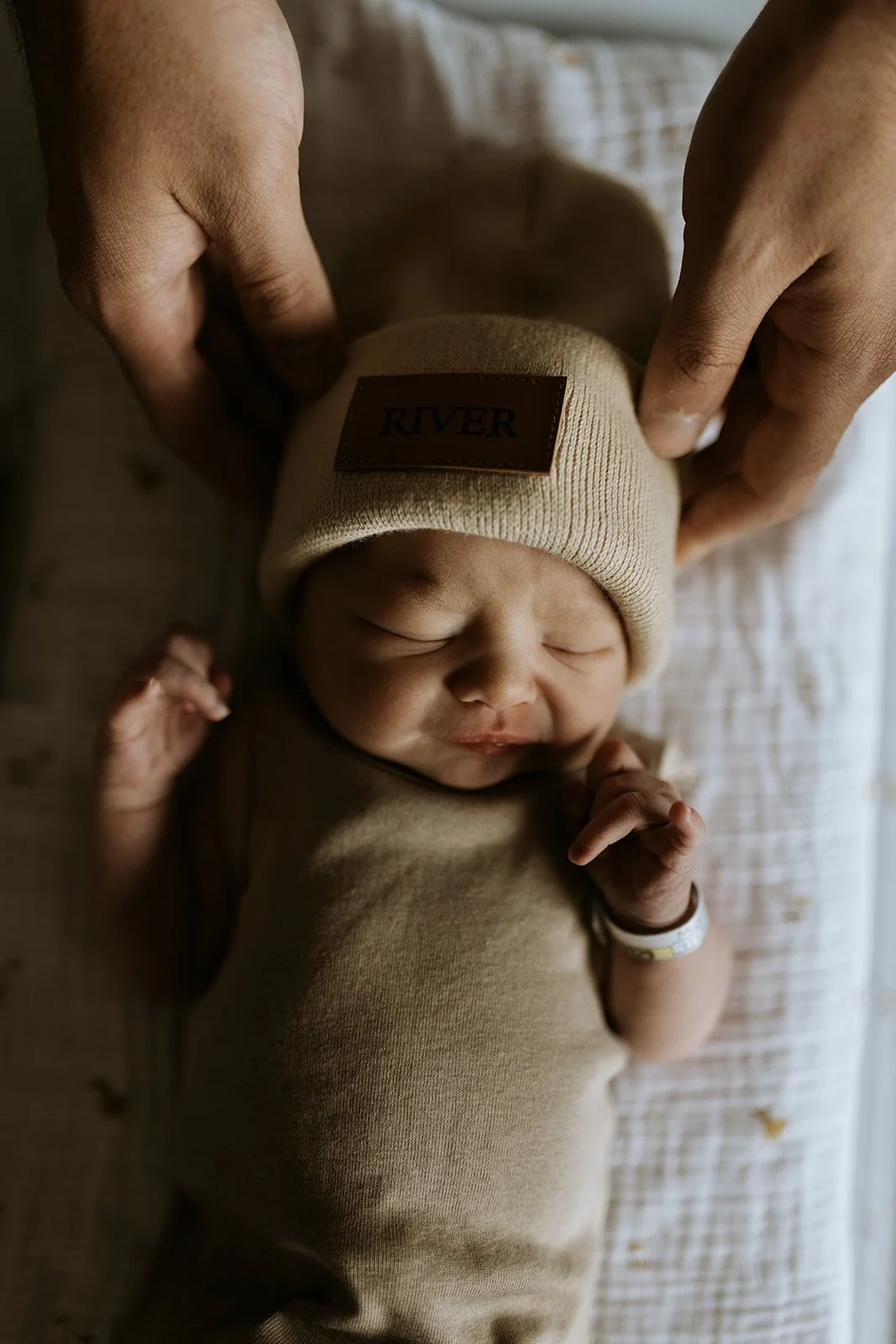 Cincinnati-Newborn-Photgrapher-How to Prepare for your Fresh 48 session-7.jpg