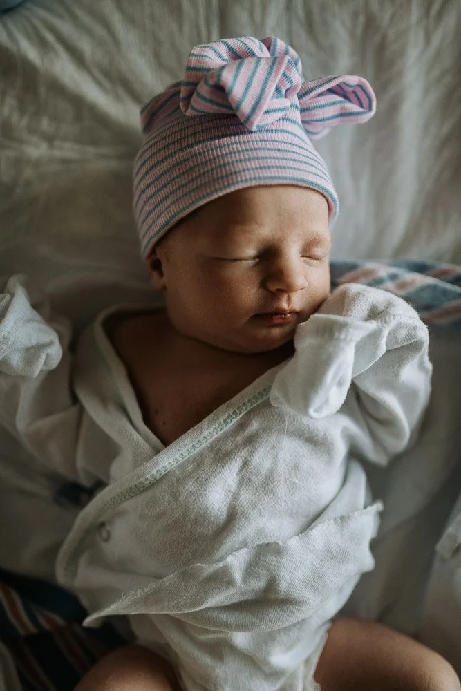 Cincinnati Newborn Photographer | Ohio Newborn Photography | Olive Grace Fresh 48 | Mercy Anderson-7.jpg
