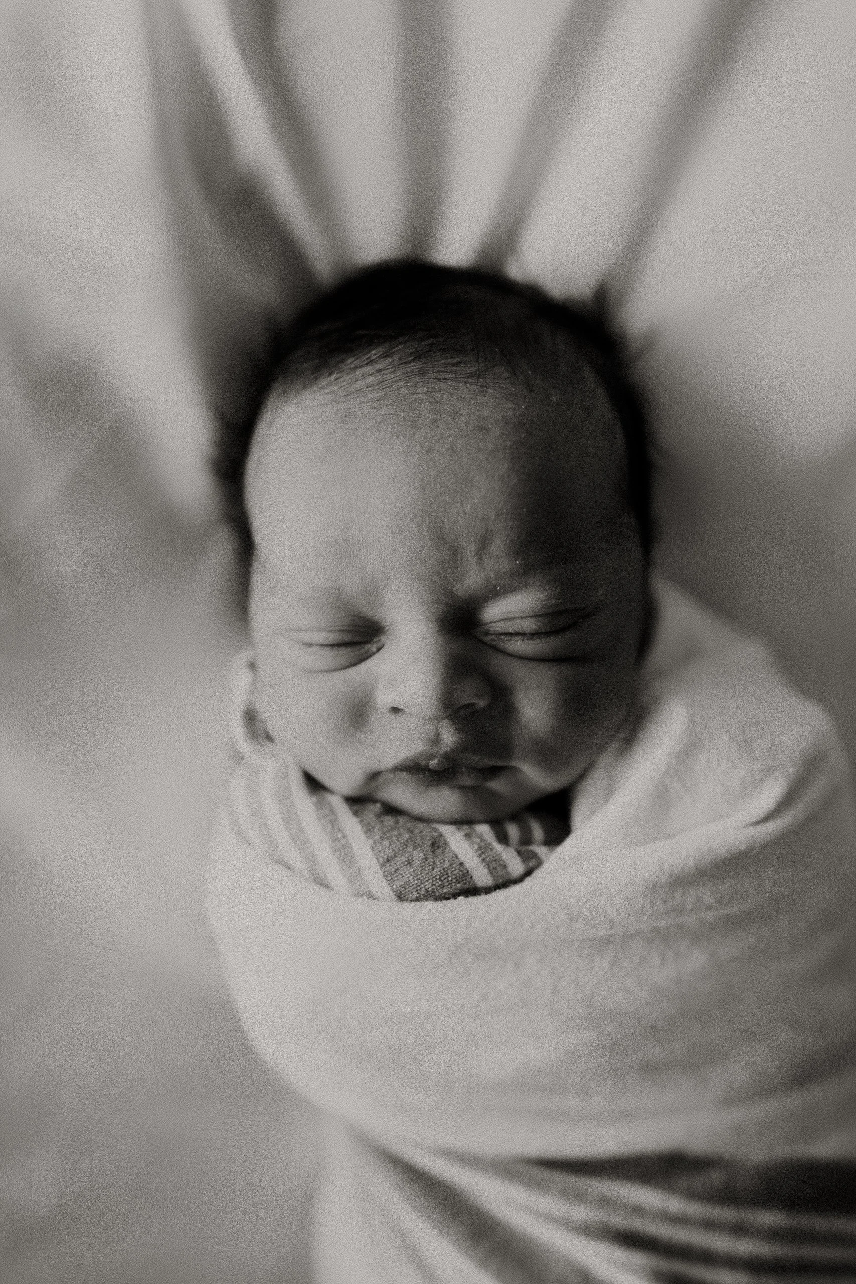 Cincinnati Newborn Photographer - Cincinnati Fresh 48 Photographer - Mercy Anderson Hospital Newborn Photography-3-6.jpg