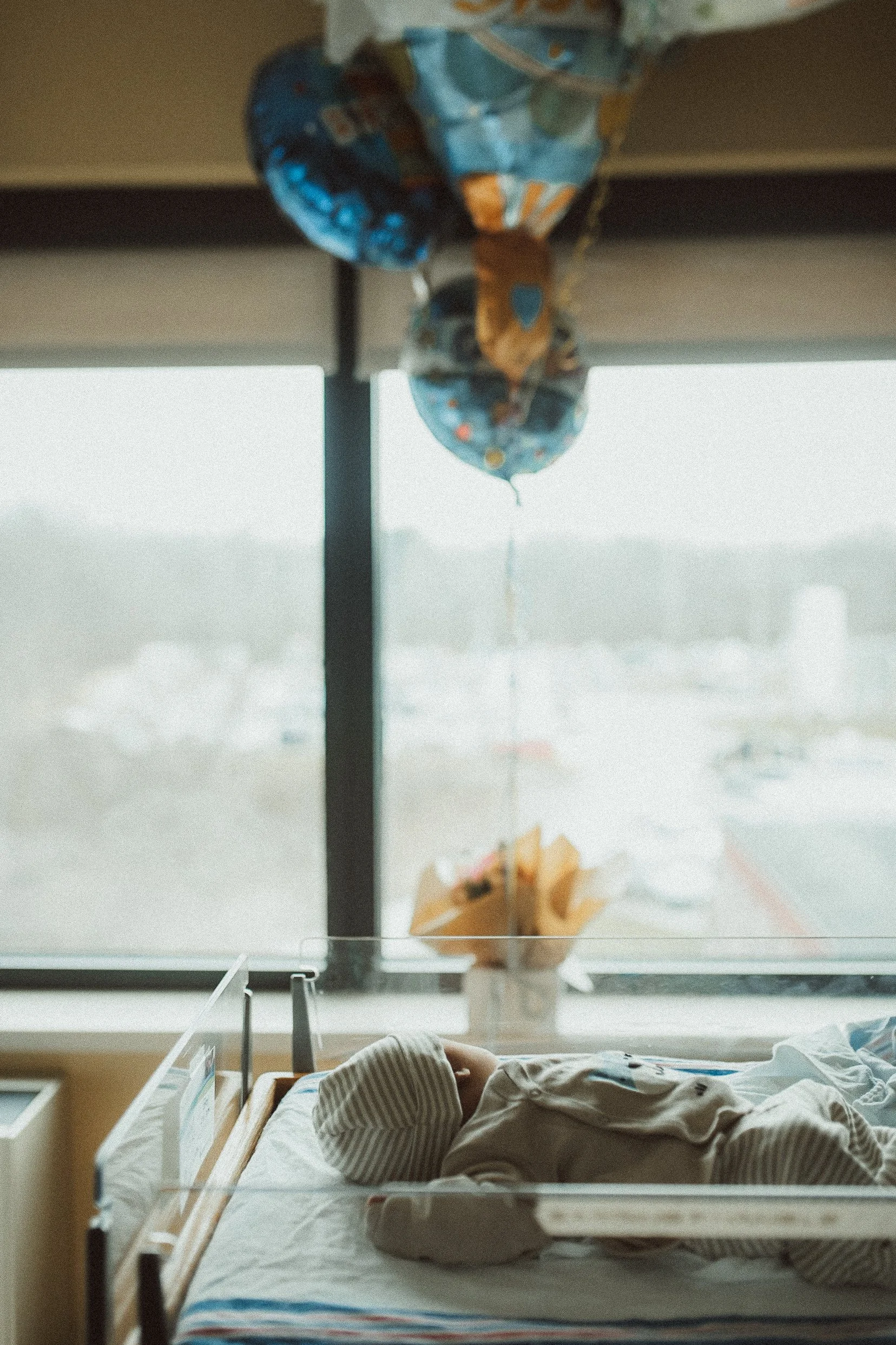 Cincinnati Newborn Photographer - Cincinnati Fresh 48 Photographer - Mercy Anderson Hospital Newborn Photography-8-4.jpg