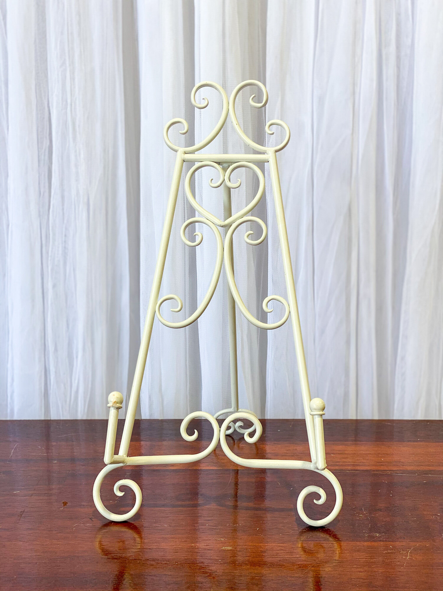 Small White Elegant Easel