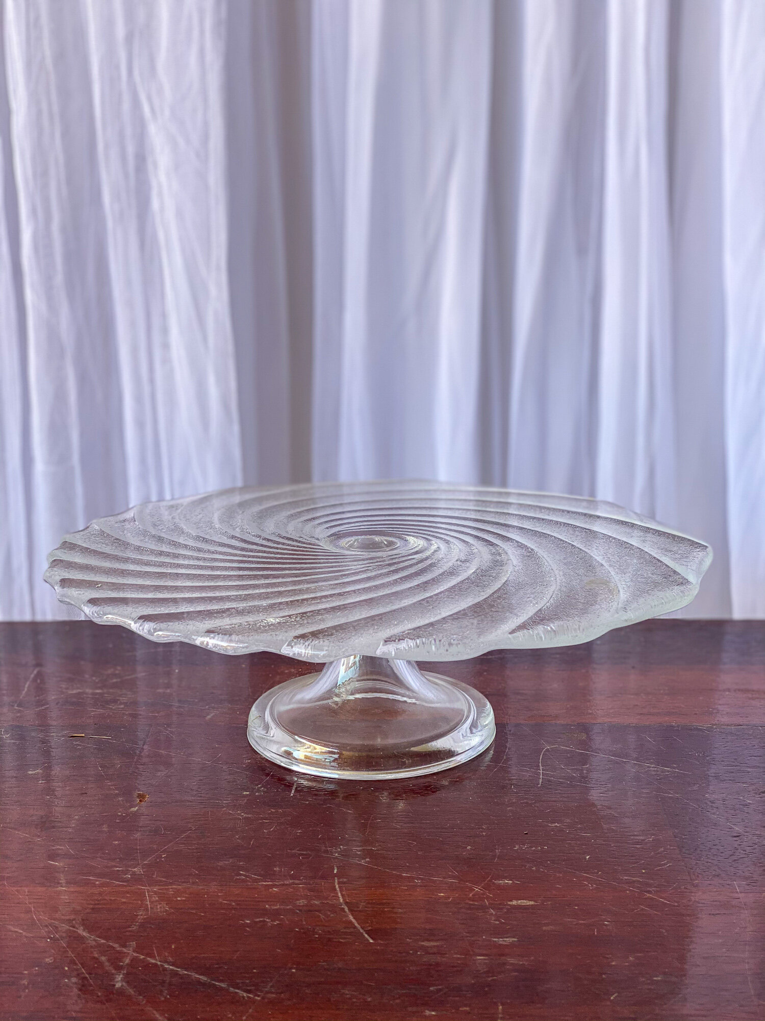 Glass Swirl Cake Stand
