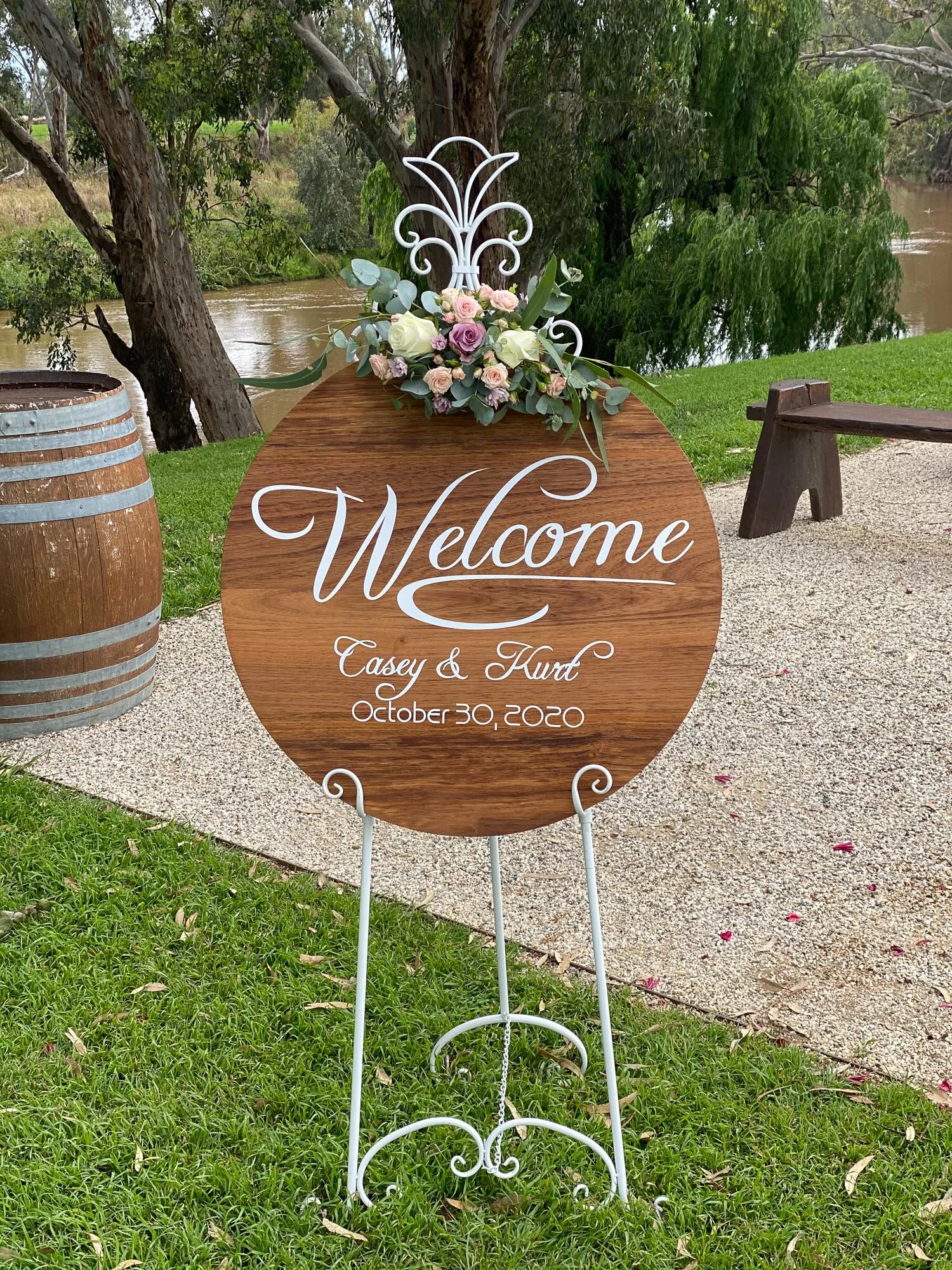 Round Timber Welcome Sign.jpg