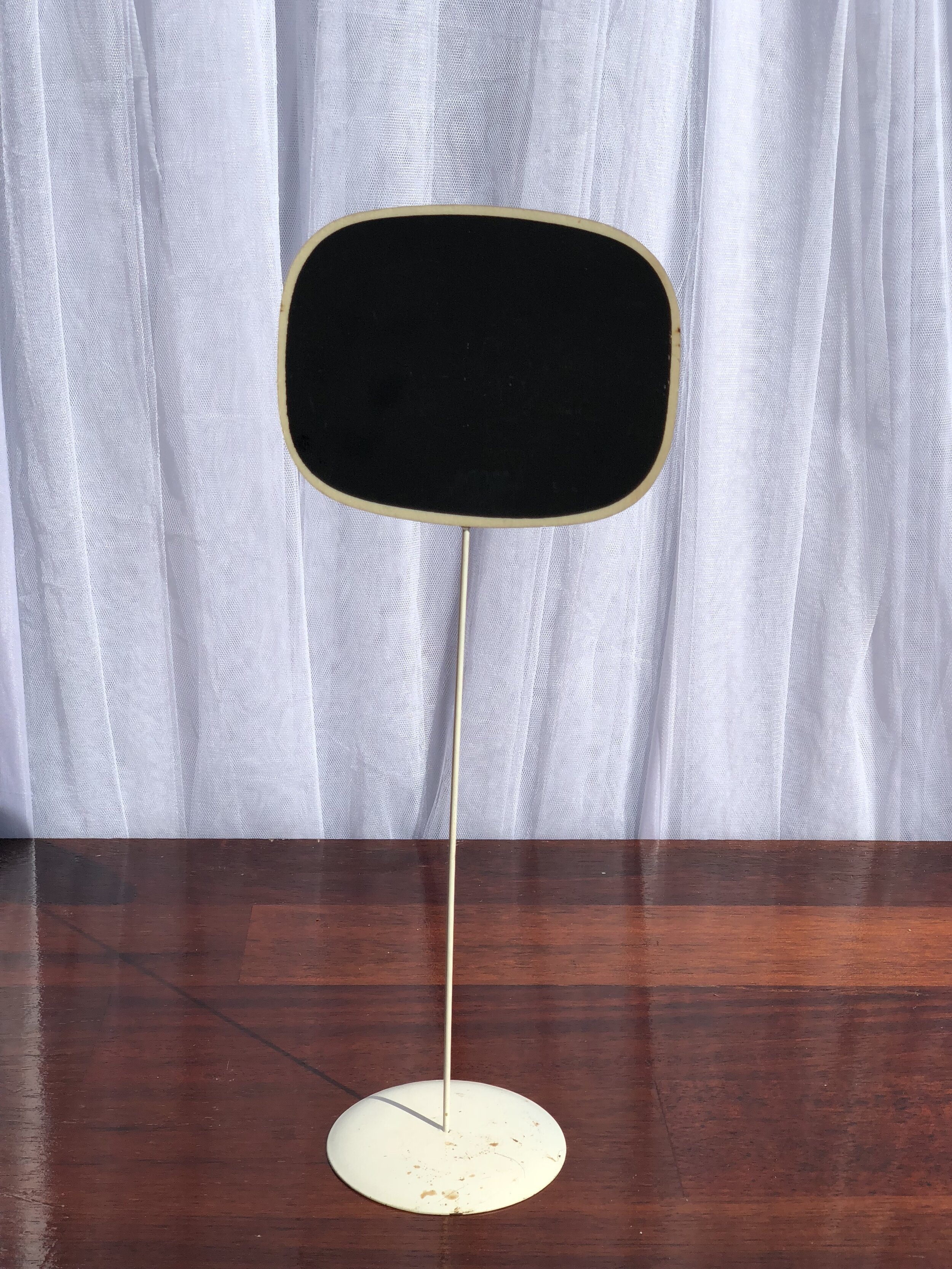 Mini chalk board on stand - Oval