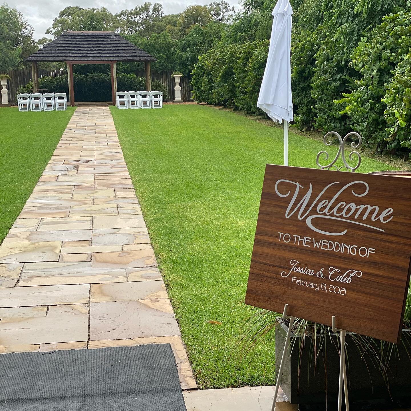 Beautiful wedding for a beautiful couple at Rhino lodge last weekend 🌿
We had the pleasure of: 
- Supplying equipment: welcome sign, easel, seating chart, burgundy napkins, staggered height candle holders, wine barrels, umbrellas, lawn games, gladia