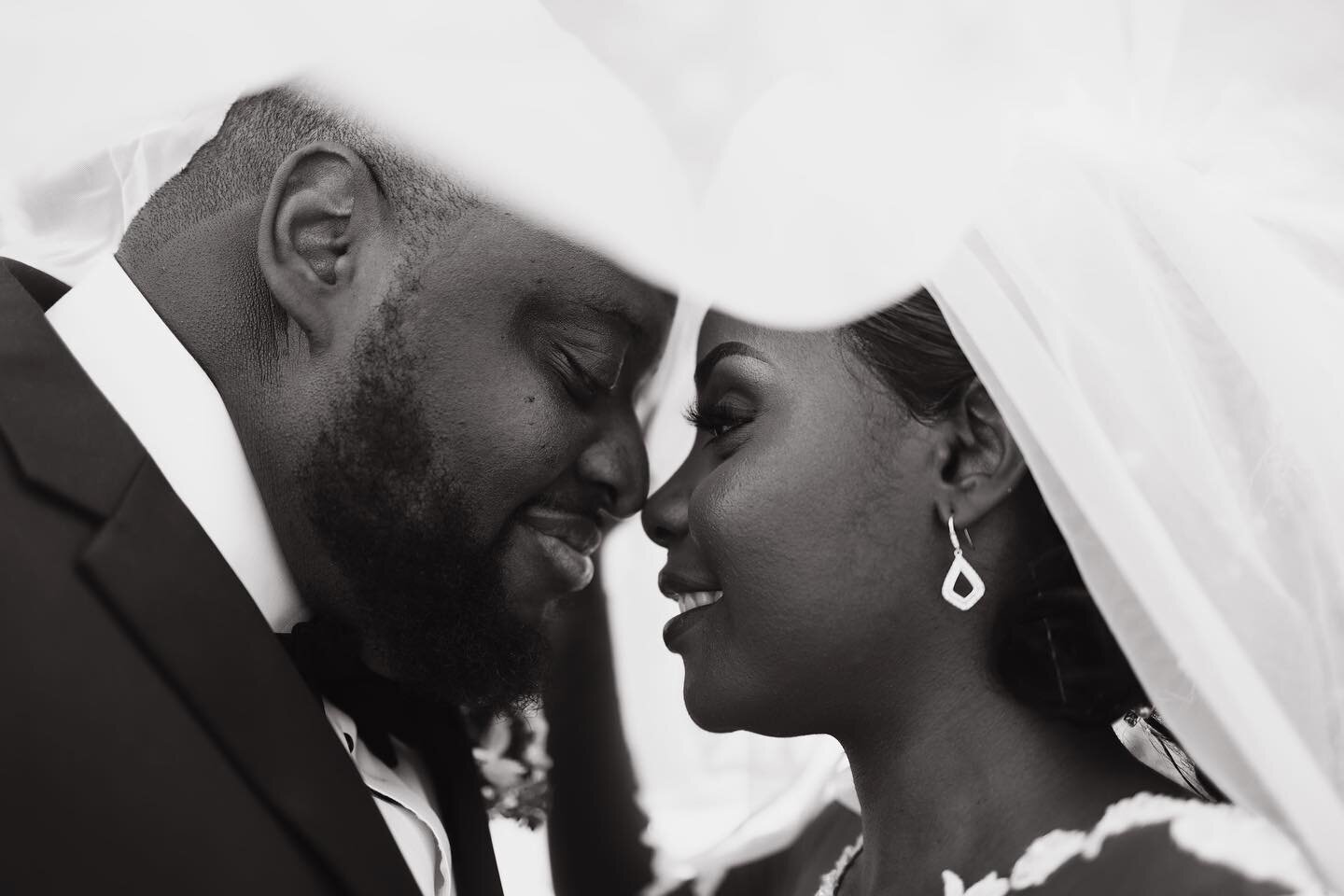 Love is in the air&hellip;congratulations on your union!!💕

.
.
.
#weddingphotography #scweddingphotographer #ncweddingphotographer #africanwedding #nigerianwedding #photography #cltwedding #803wedding #704weddings #eventplanner #fallwedding #couple