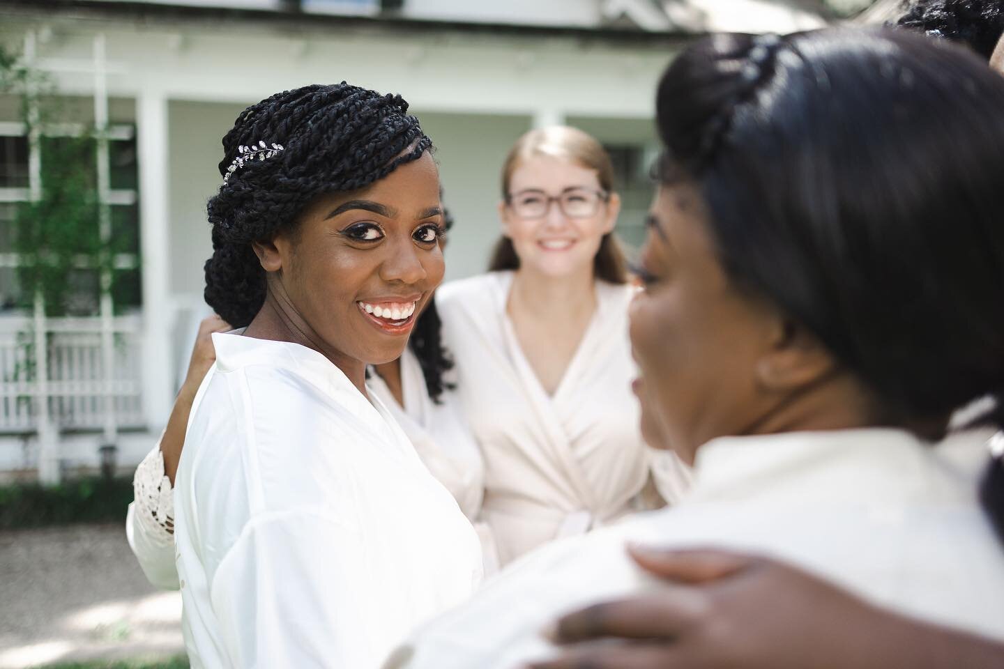 Can you tell we&rsquo;re crushing on this gorgeous bride today? 😍

.
.
.
.
#coupleengagement #charlestonweddingphotographer #charlotteweddingphotographer #columbiaweddingphotographer #ncweddings #scweddings #bridal #weddingseason #704photographer #8