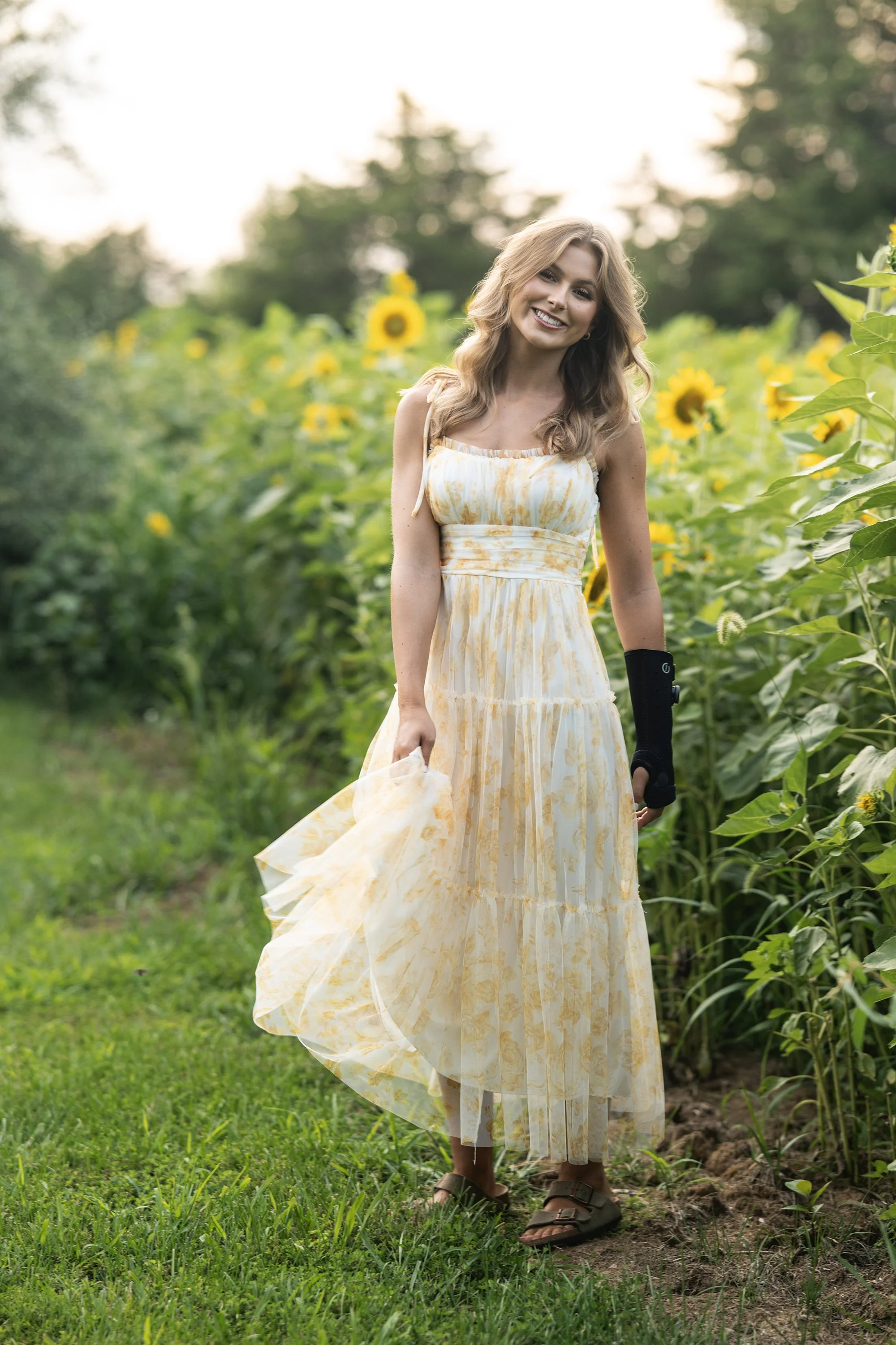 Class of 2027 Senior Girl pictures in Golden Hour sunlight in the Midwest Southern Illinois Marion area