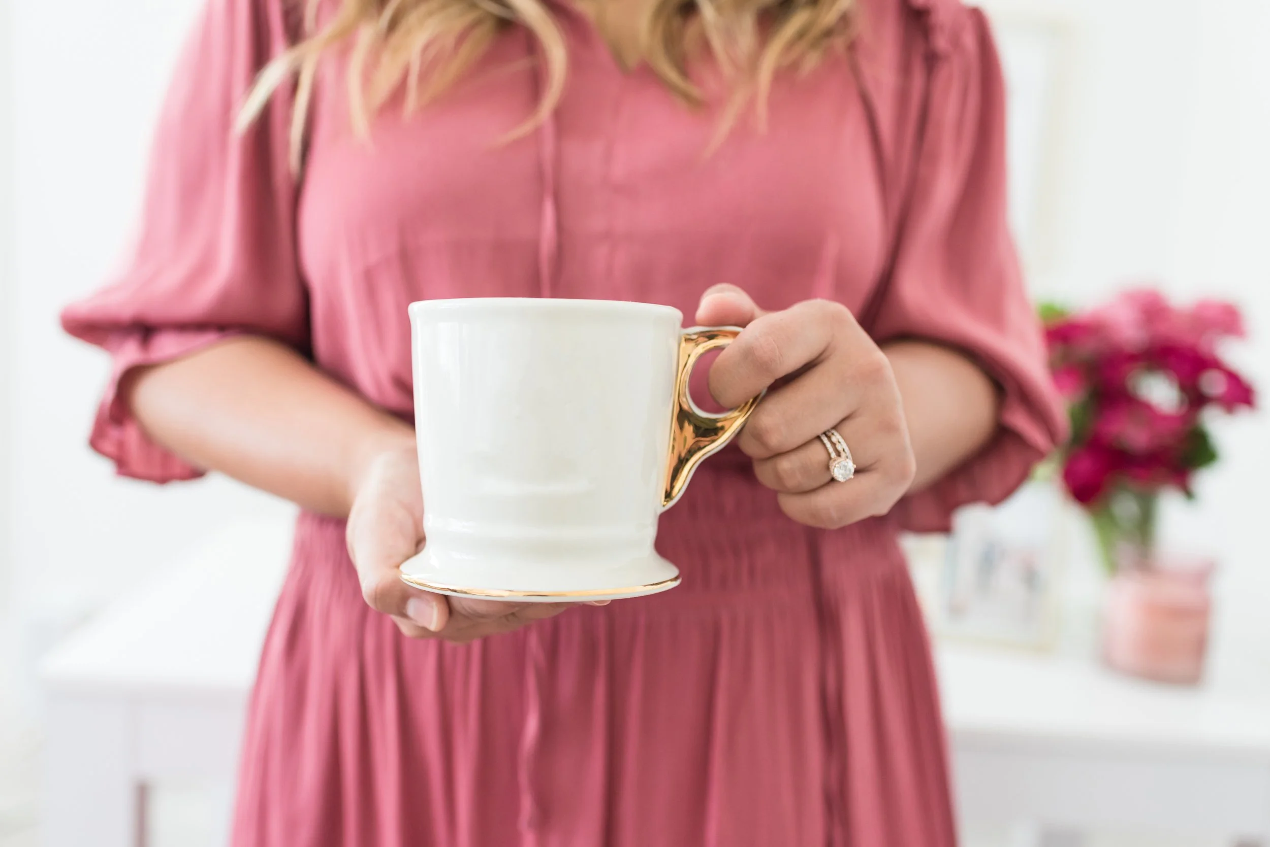 Southern California brand photographer Sharon Wallace Photography female girl boss entrepreneur with coffee cup gold handle brand photo