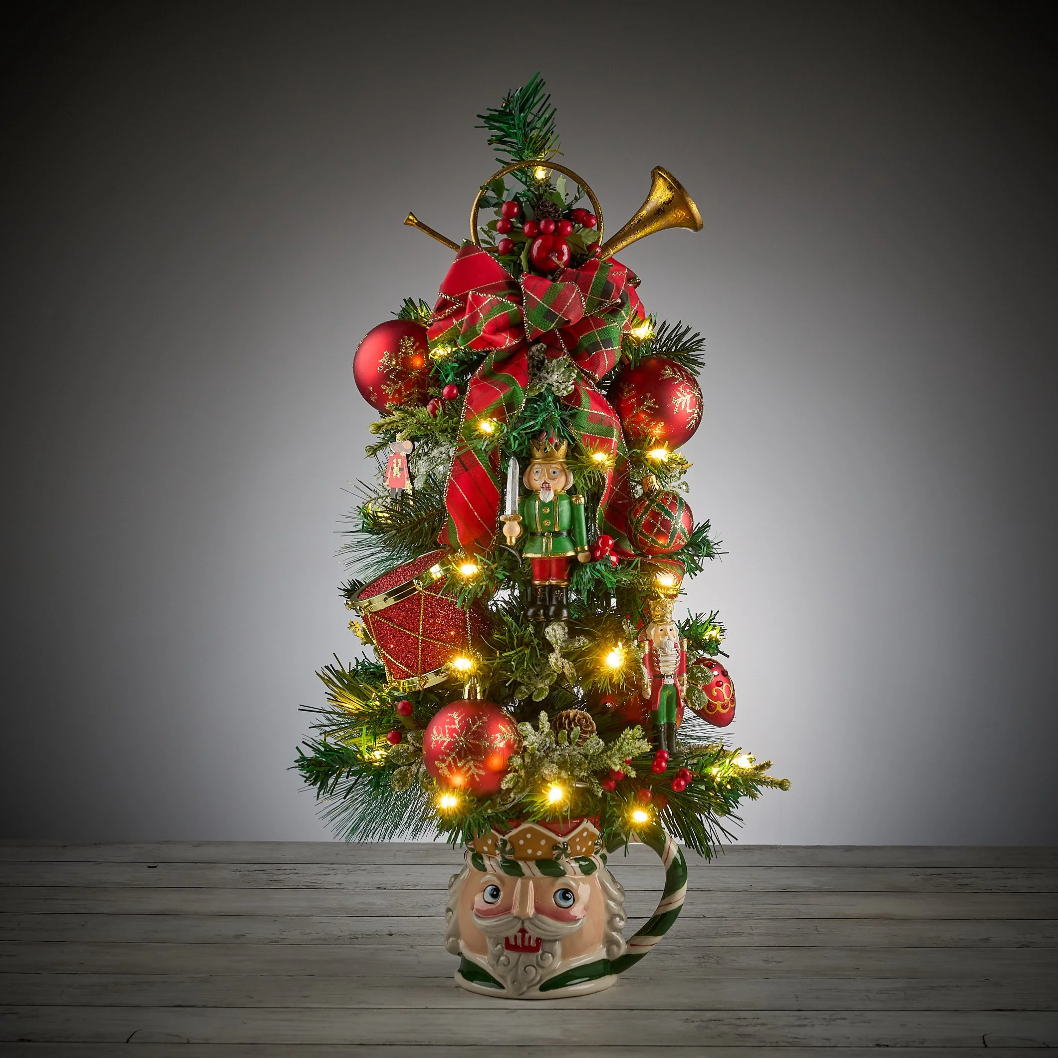 lg green nutcracker0013.jpg