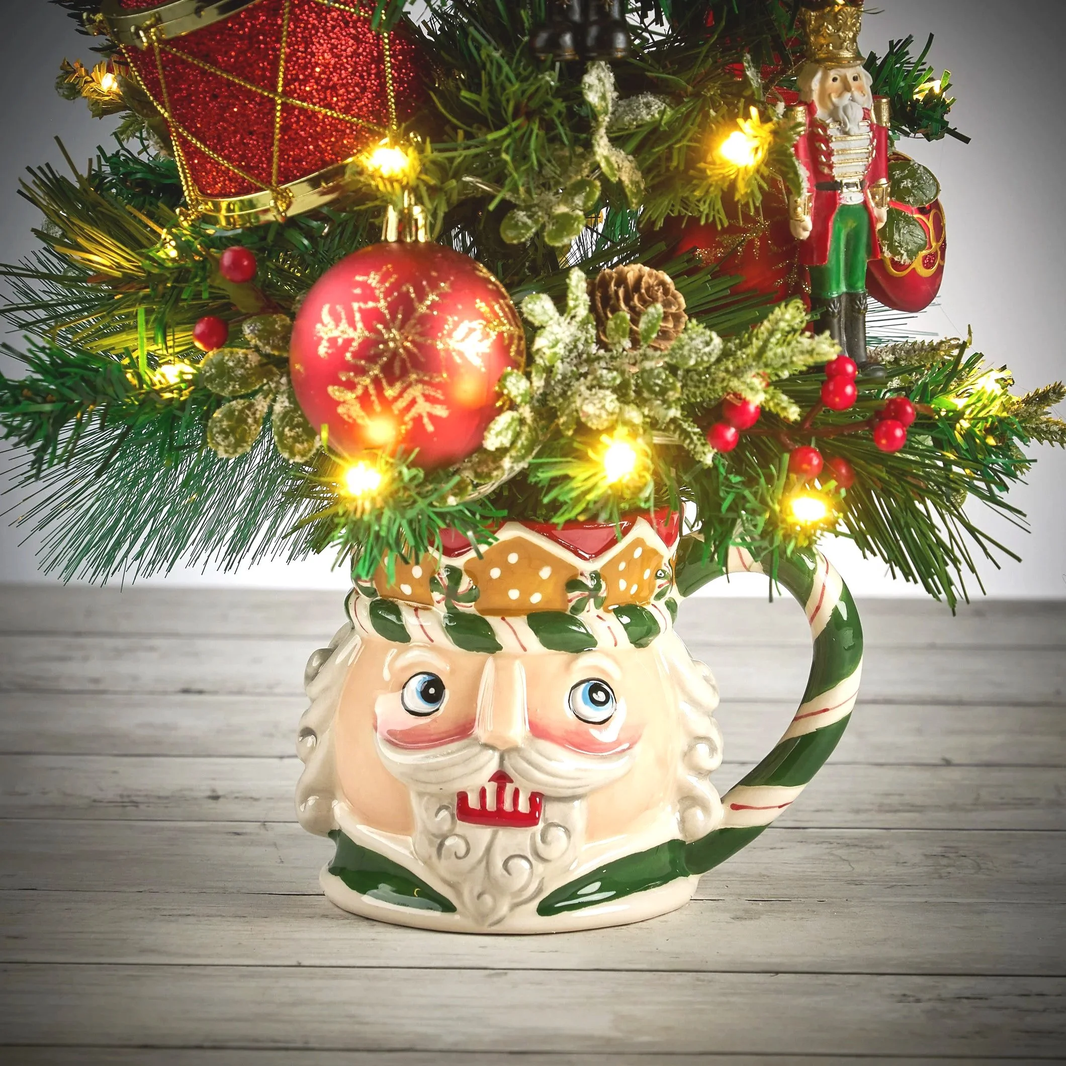 lg+green+nutcracker0018.jpg