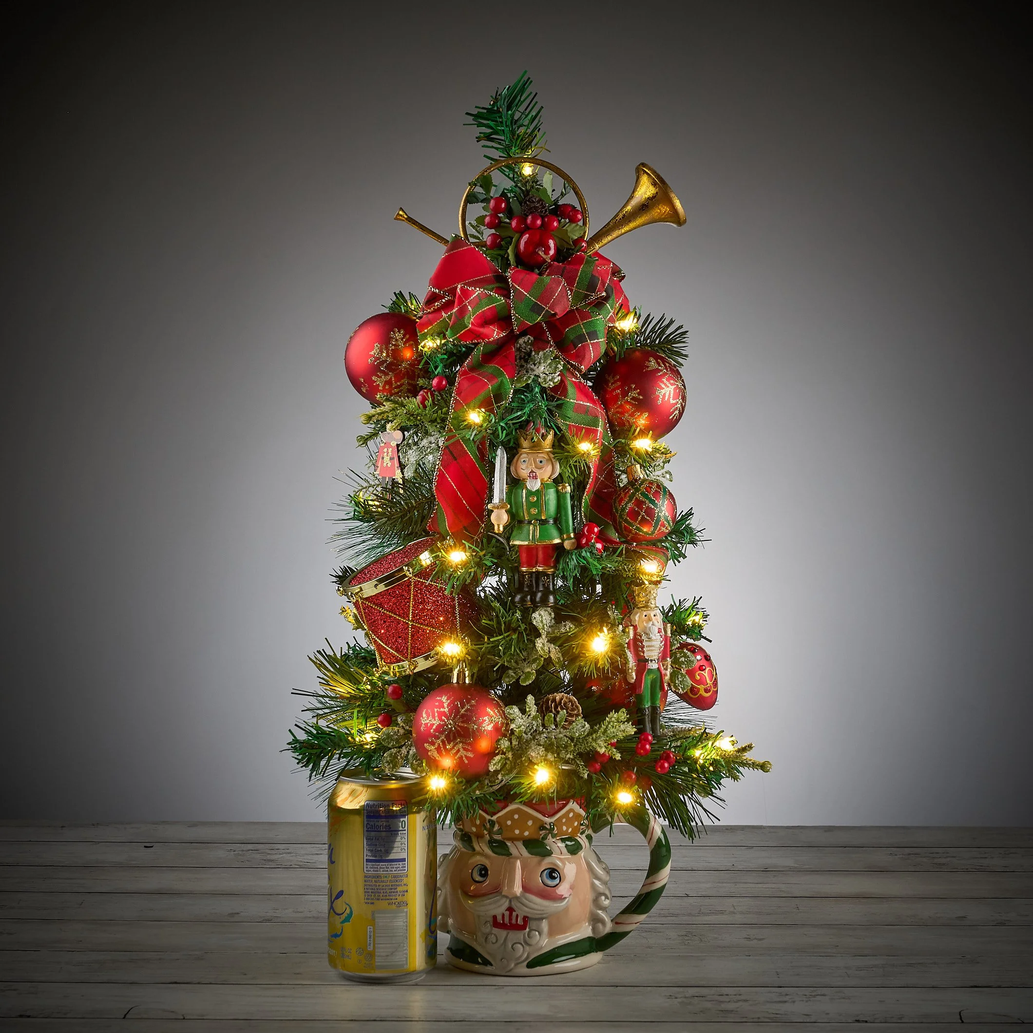 lg green nutcracker0014.jpg