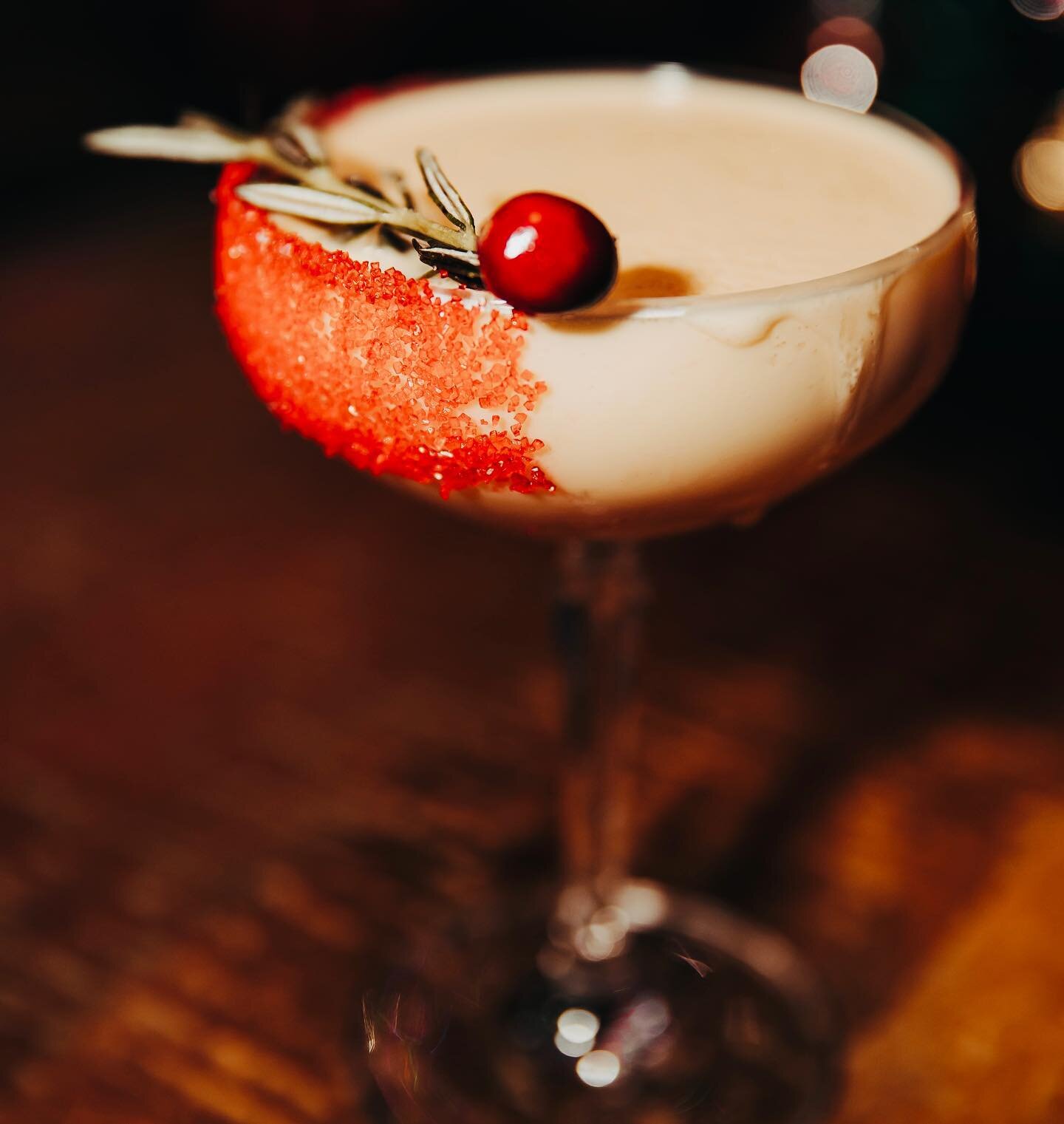 🎄 Winter wonderland in a coupe! Bourbon, cognac, lemon juice, eggnog, ground nutmeg. 🚨 Can&rsquo;t find an opening, we strongly recommend submitting a request as we have cancellations everyday. #mistletoemagic #speakeasy 📸 @mullinixphotography