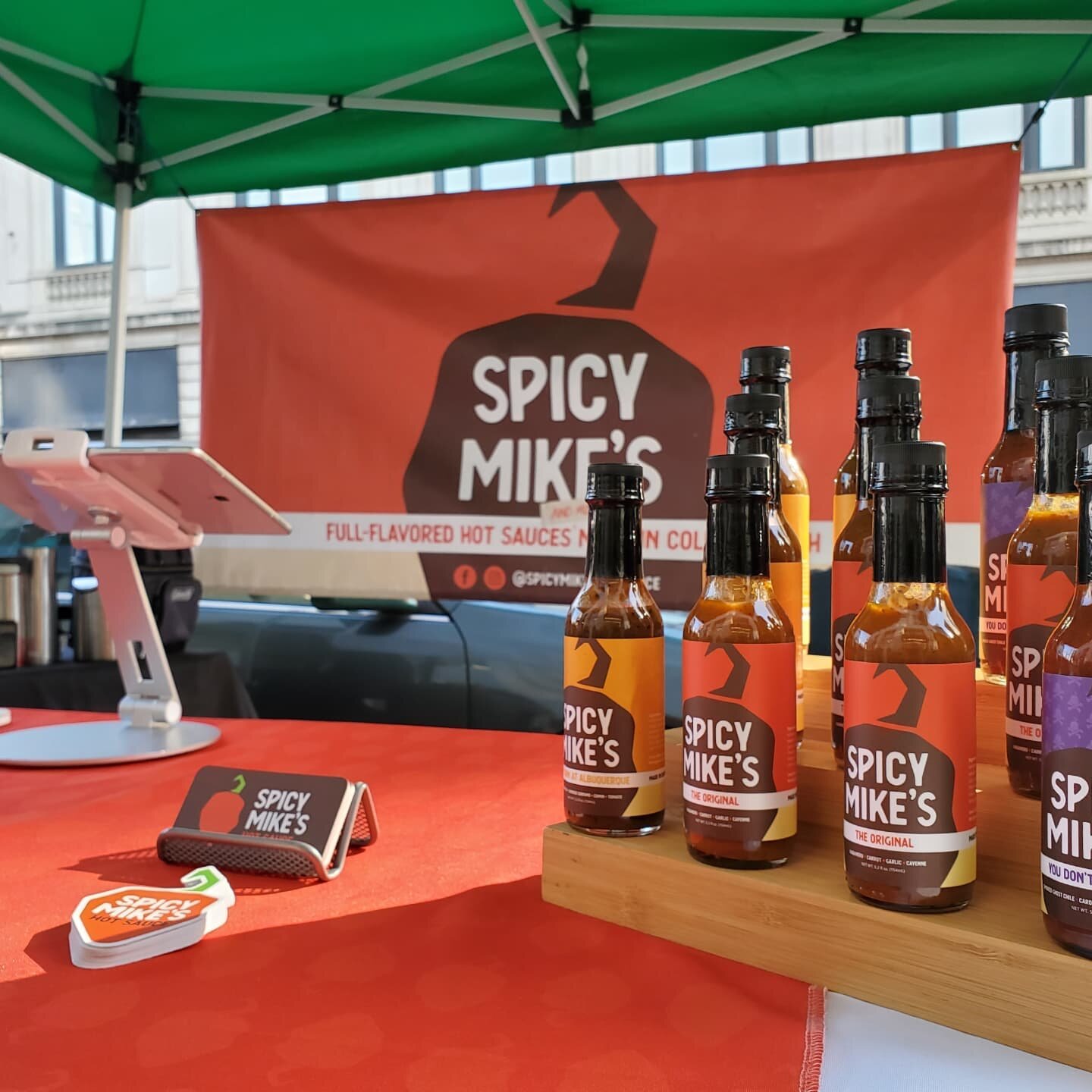 It's our last day downtown at the Pearl Market - come stock up!

#farmersmarket #columbusfood #eat614 #eatlocal #smallbatch #hotsauce #crafthotsauce