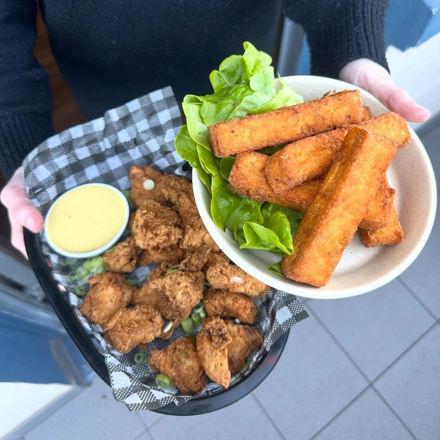 This week at The Rebel ⚡️

🍔 Thursday night- $20 burgers 5pm-9pm
🍸 Friday night- happy hour 6pm-8pm
🍹 Saturday night- jugs &amp; $5 sides upgrade
Weekly drink special- $8 Brookvale cans (available till sold out) 

#burgers #portlincoln #cocktails 