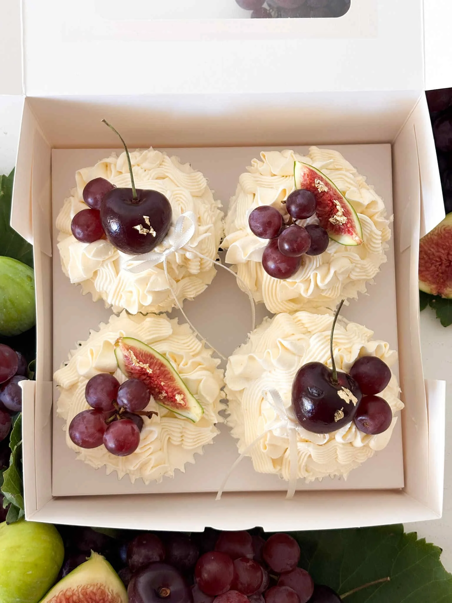 Valentine's Day 4 Vanilla Cupcakes