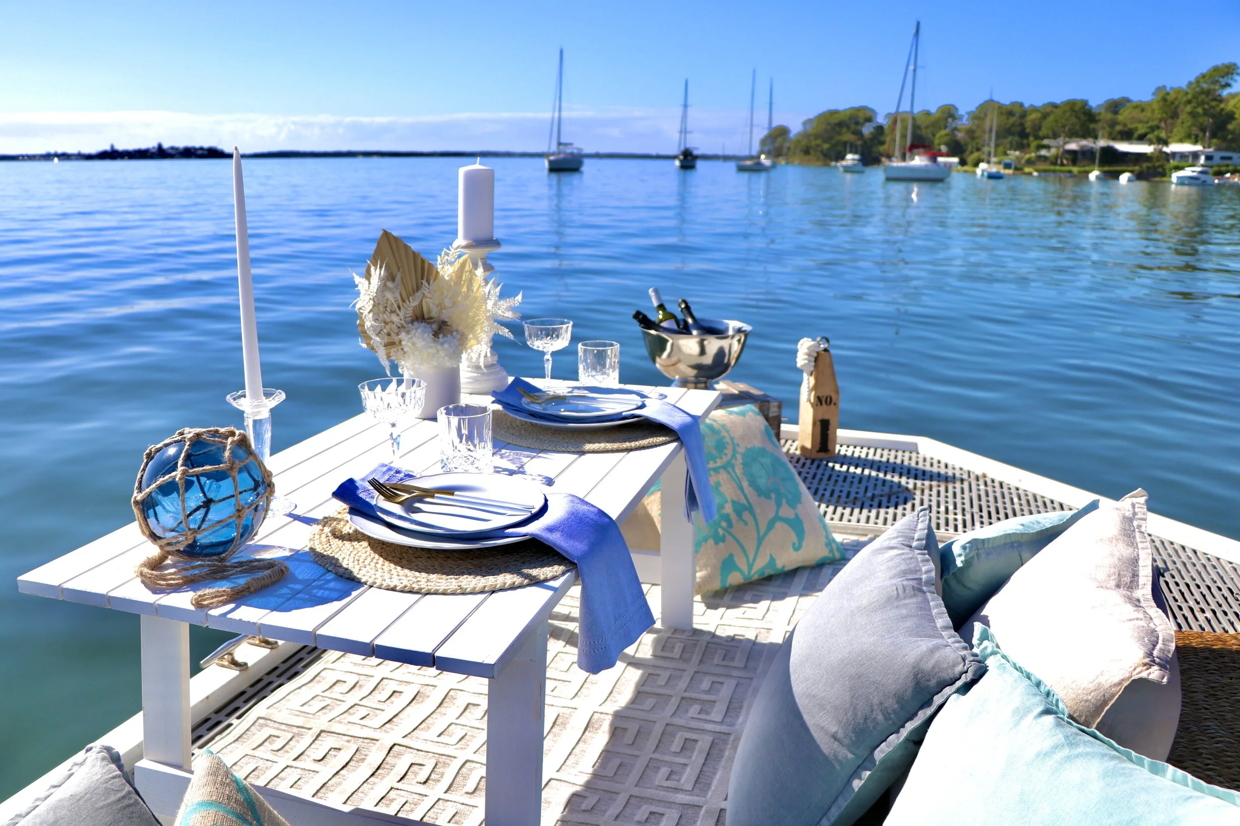 PICNICS Luxury picnics in Lake Macquarie, the Hunter Valley, and