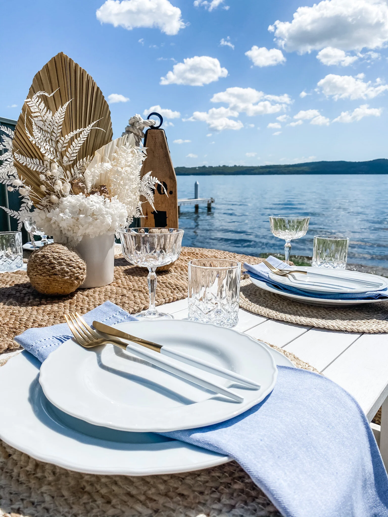 Luxury picnics in Lake Macquarie, the Hunter Valley, and Newcastle