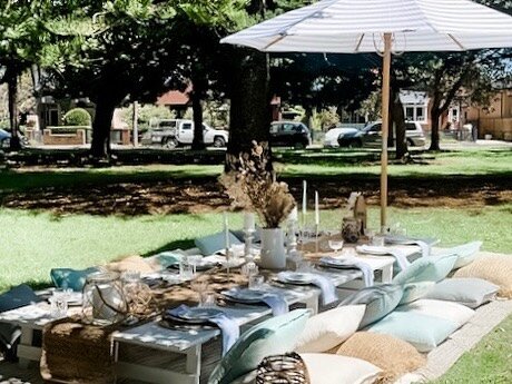 Luxe Hamptons vibes in Newcastle for a special surprise birthday. We&rsquo;ve had such a wonderful week of events &mdash; this weather is perfection! 🤍 #HouseofHamptons

Enquire today: hello@luxelakeside.com.au

LL x

🏷️ 
#luxurypicnic #luxurypicni