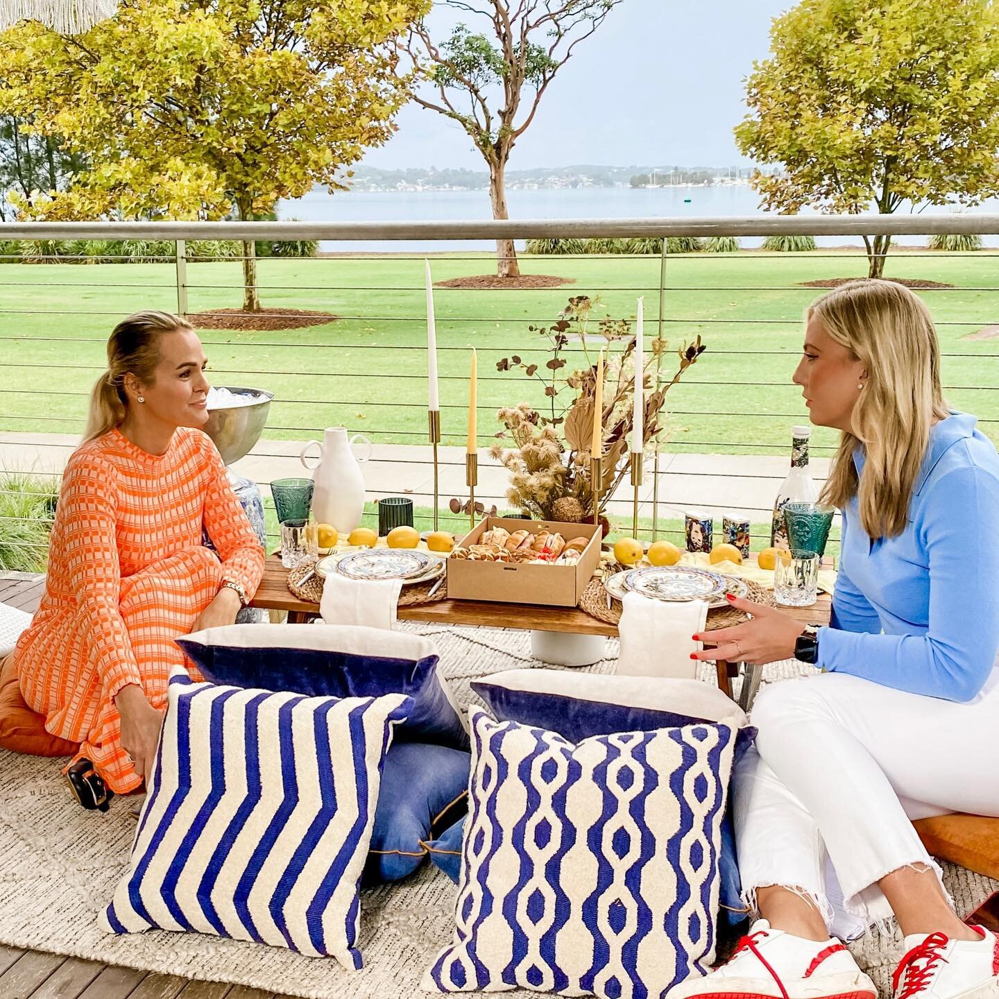 Did you spot our co-founder, Nat, enjoying a gorgeous picnic this morning on Lake Mac with @thetodayshow and @izastaskowski? 😍

Theme: #AmalfiAzure 🍋 
Grazing: @greatest_grazing 🥐 
Location: @visitlakemac 🐟

We create luxurious picnic experiences