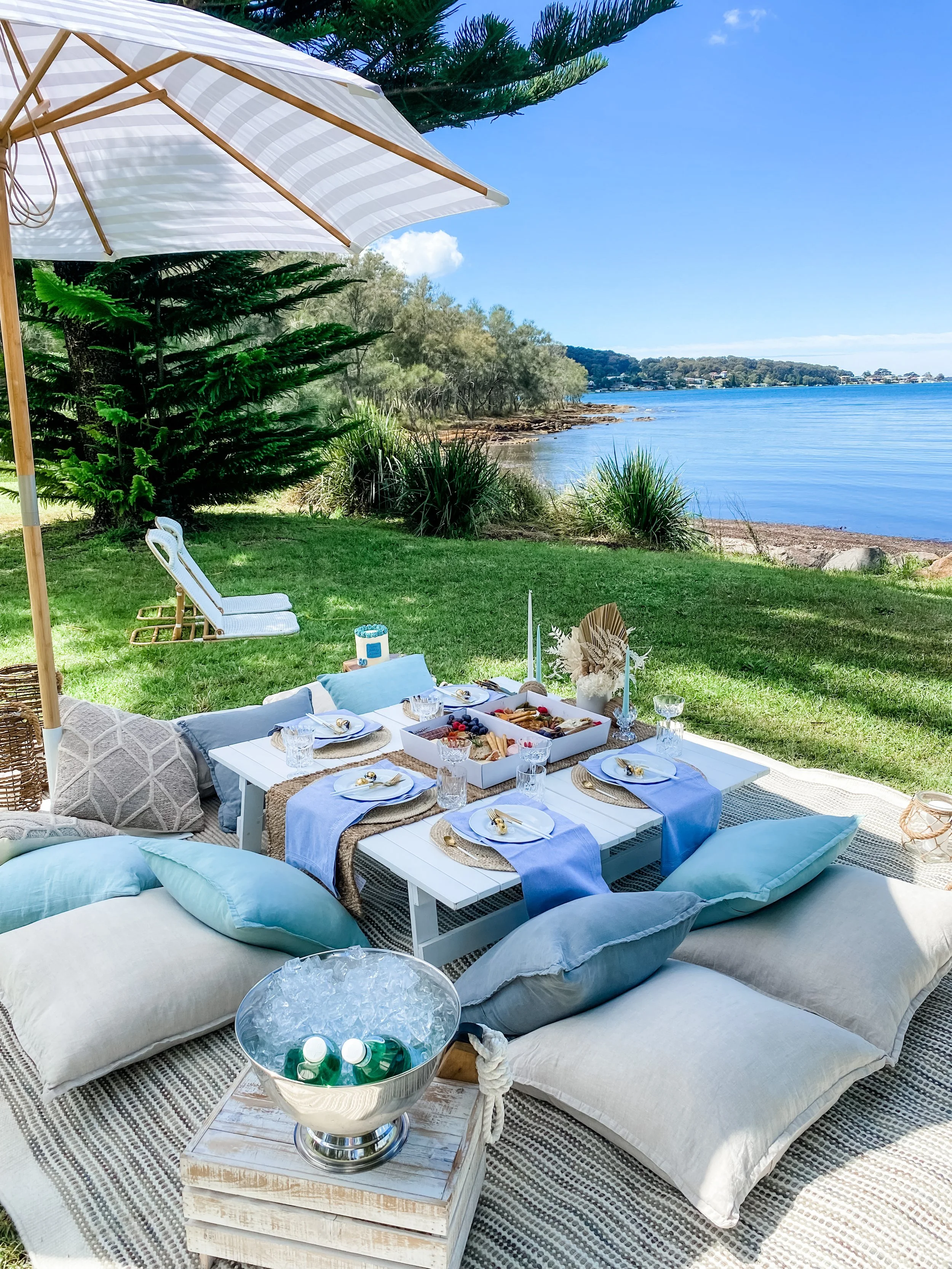 PICNICS Luxury picnics in Lake Macquarie, the Hunter Valley, and