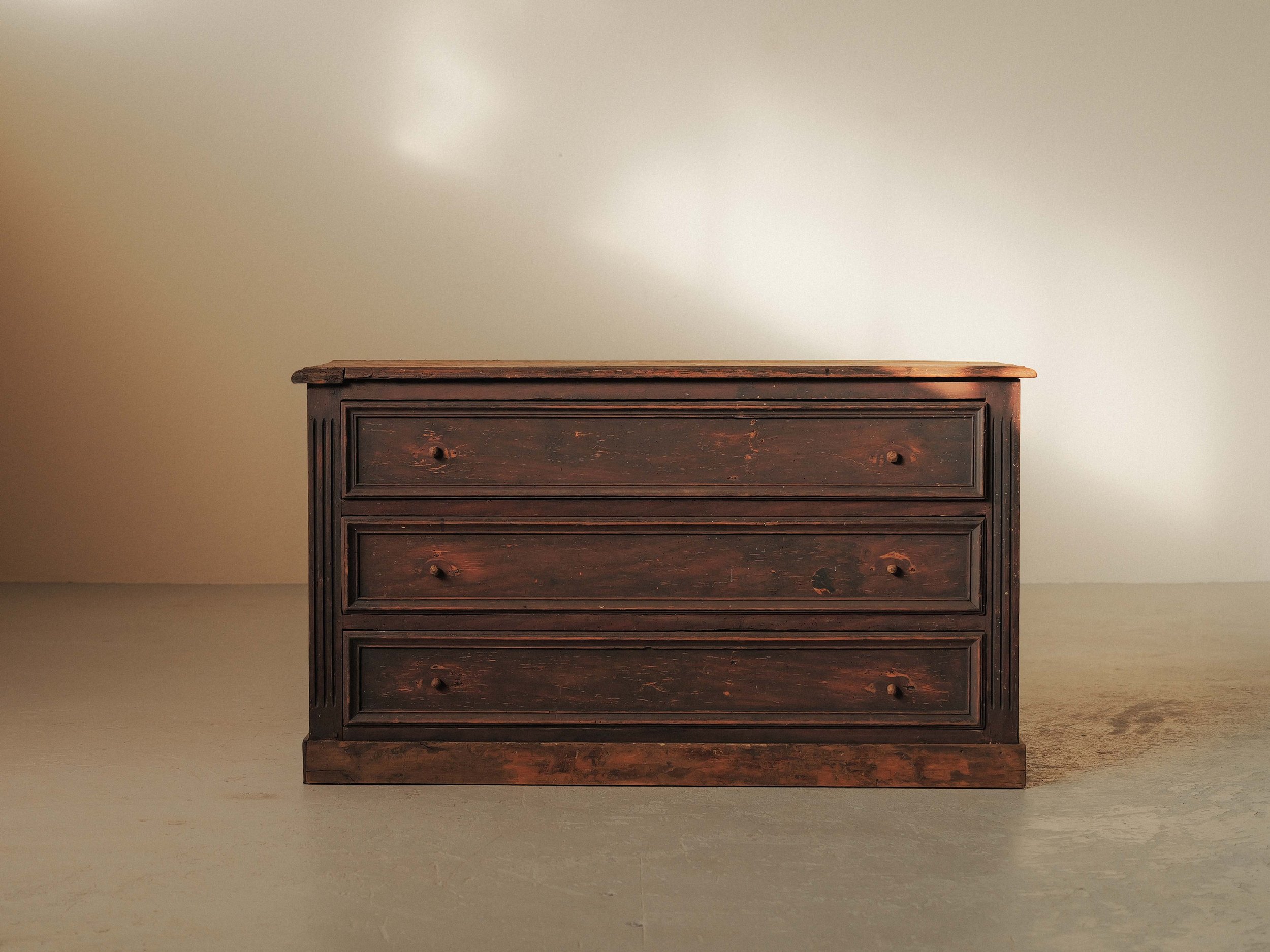 20260216M-Commode-ancien-meuble-de-metier-ou-d-atelier-en-bois-massif-Vers-1900-3.jpg