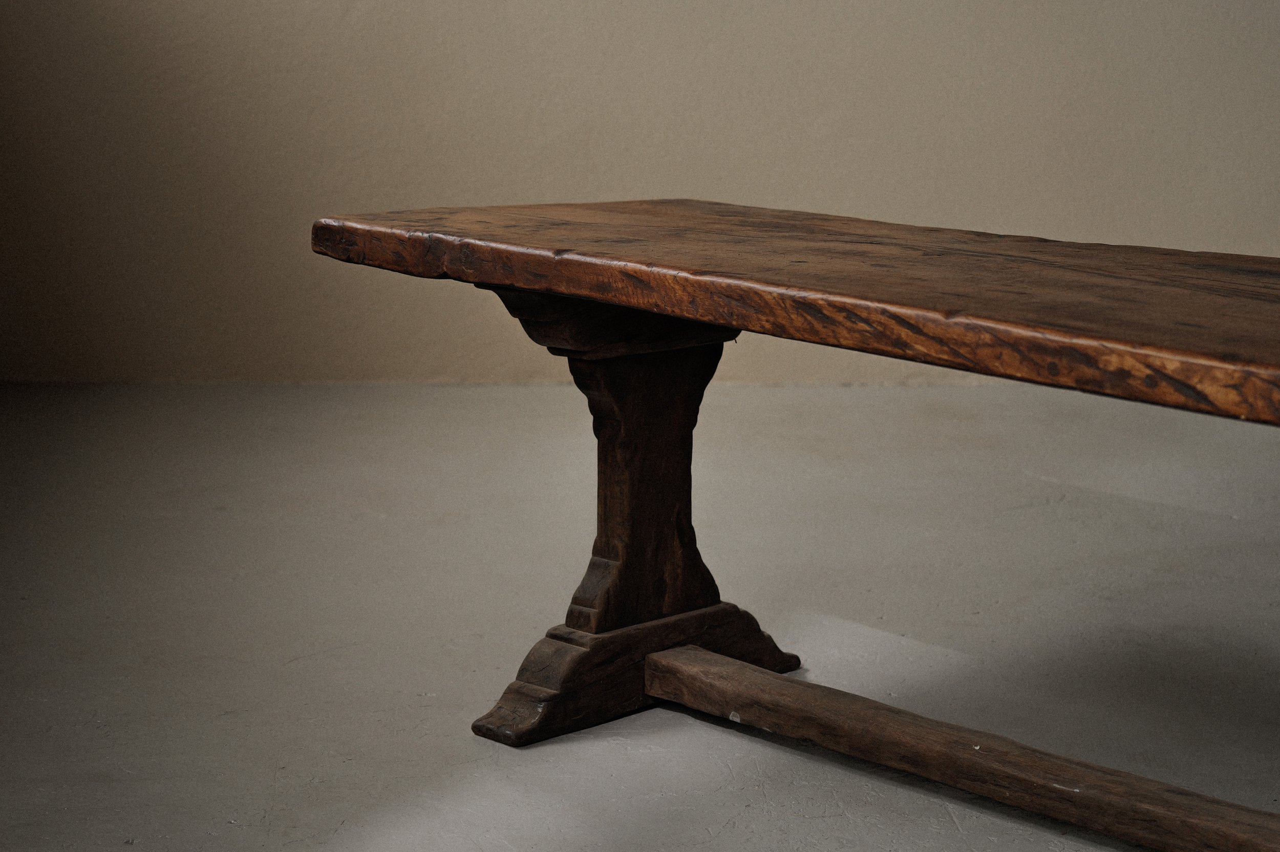 20250630T-table-monastere-chene-massif-1900-5.jpg