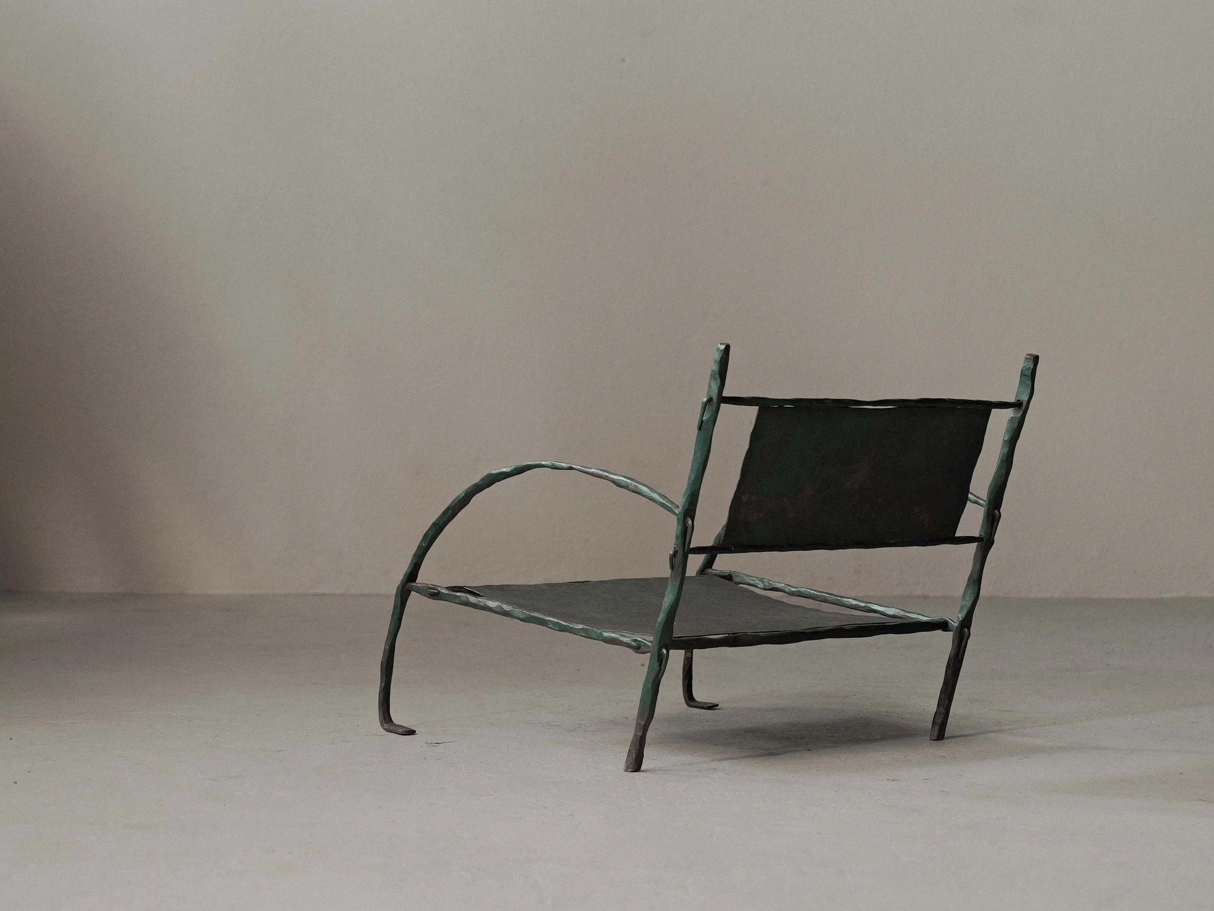 20260612A-fauteuil-en-fer-forge-travail-artisanal-Vers-1960-1970-20.jpg