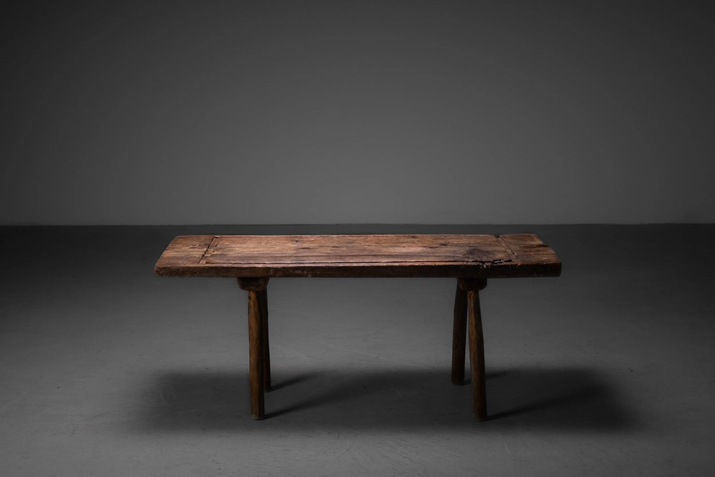 5-table-egouttoir-meleze-art-populaire-maurienne-19eme-siecle.jpg