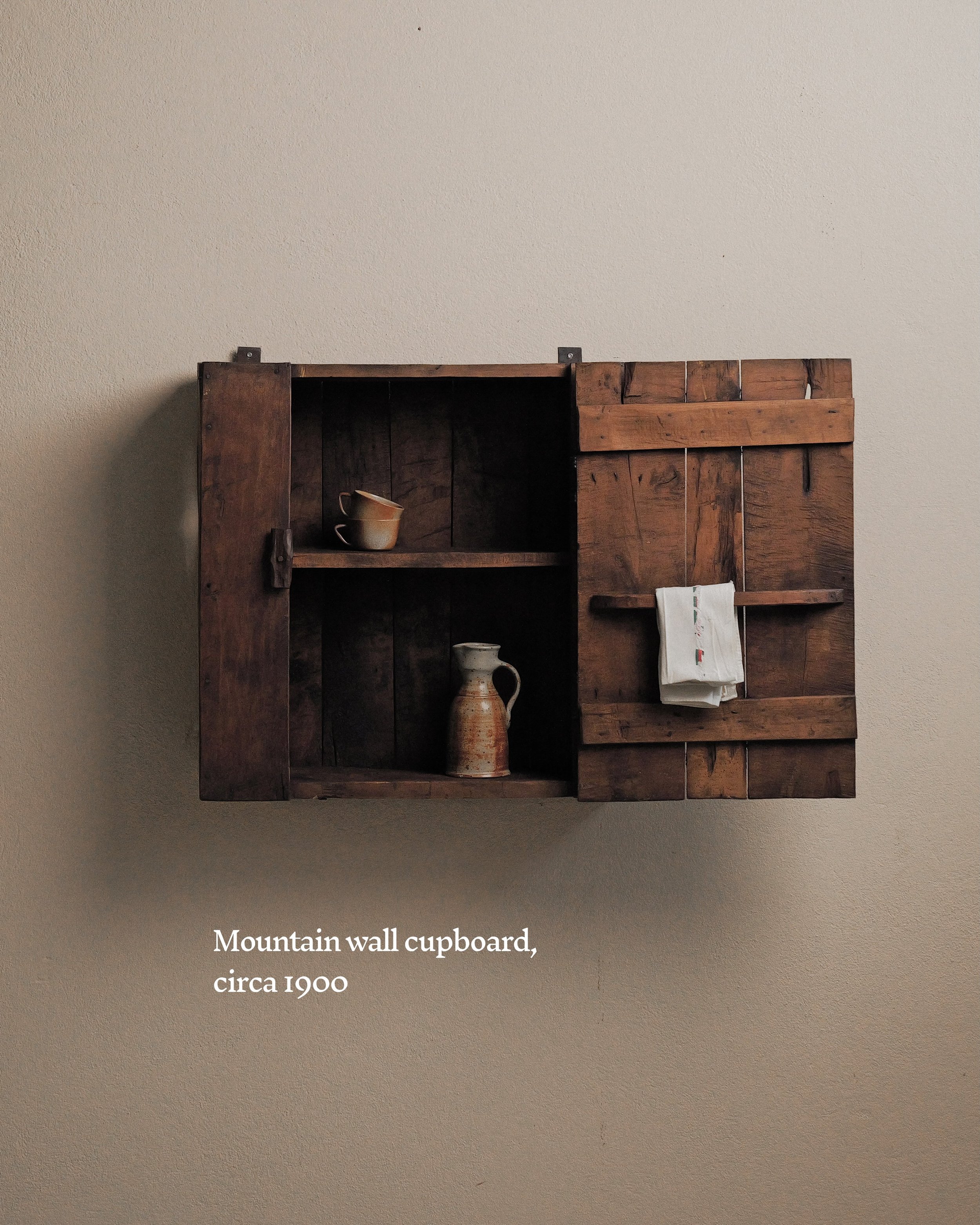 Mountain wall cupboard in pine, circa 1900

#VernacularFurniture #AlpineFurniture #ArtPopulaire #PrimitiveFurniture #MaterialCulture