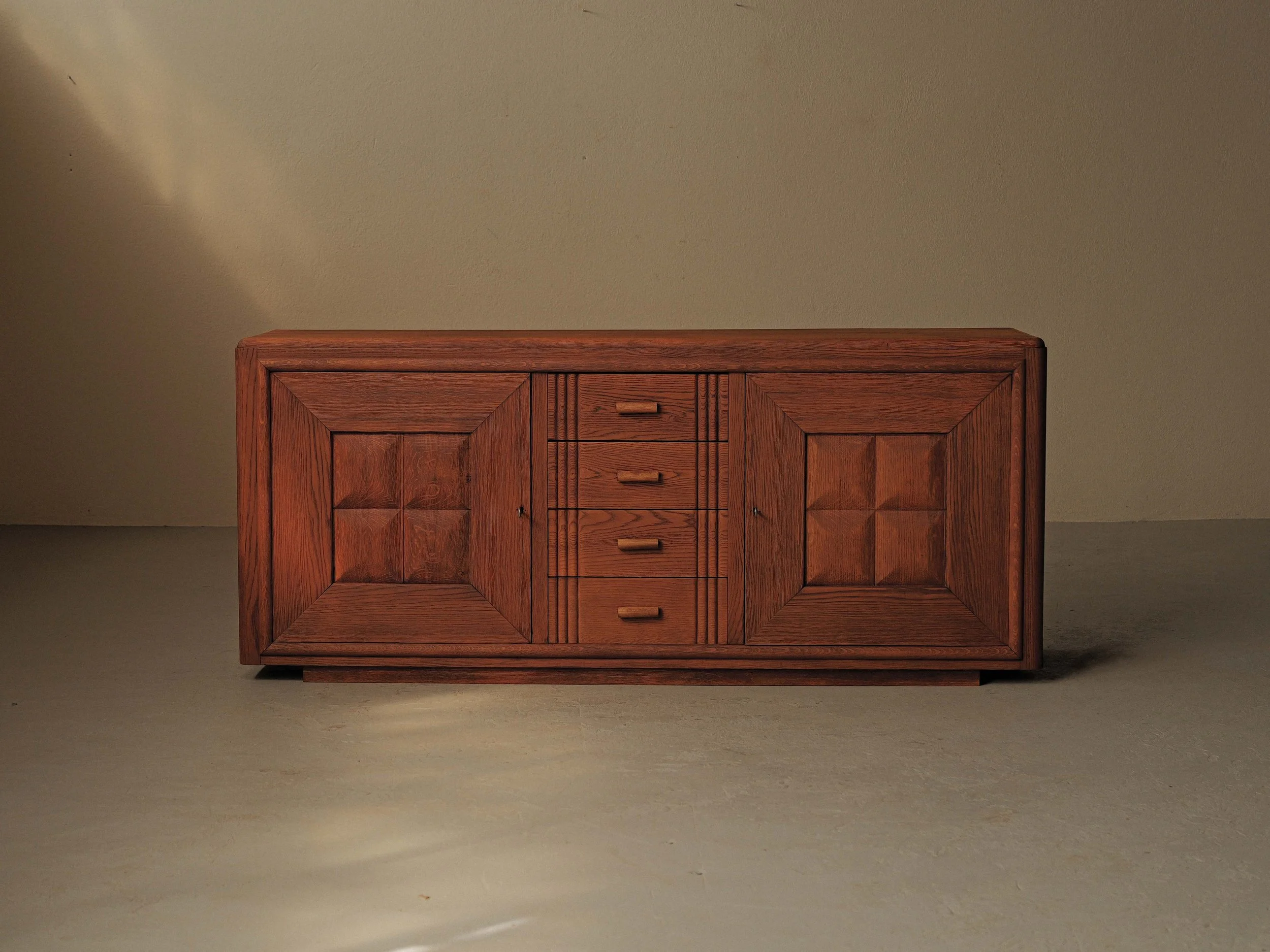 20260704M-Buffet-art-deco-en-chene-et-placage-de-chene-france-vers-1940-1950-2.jpg