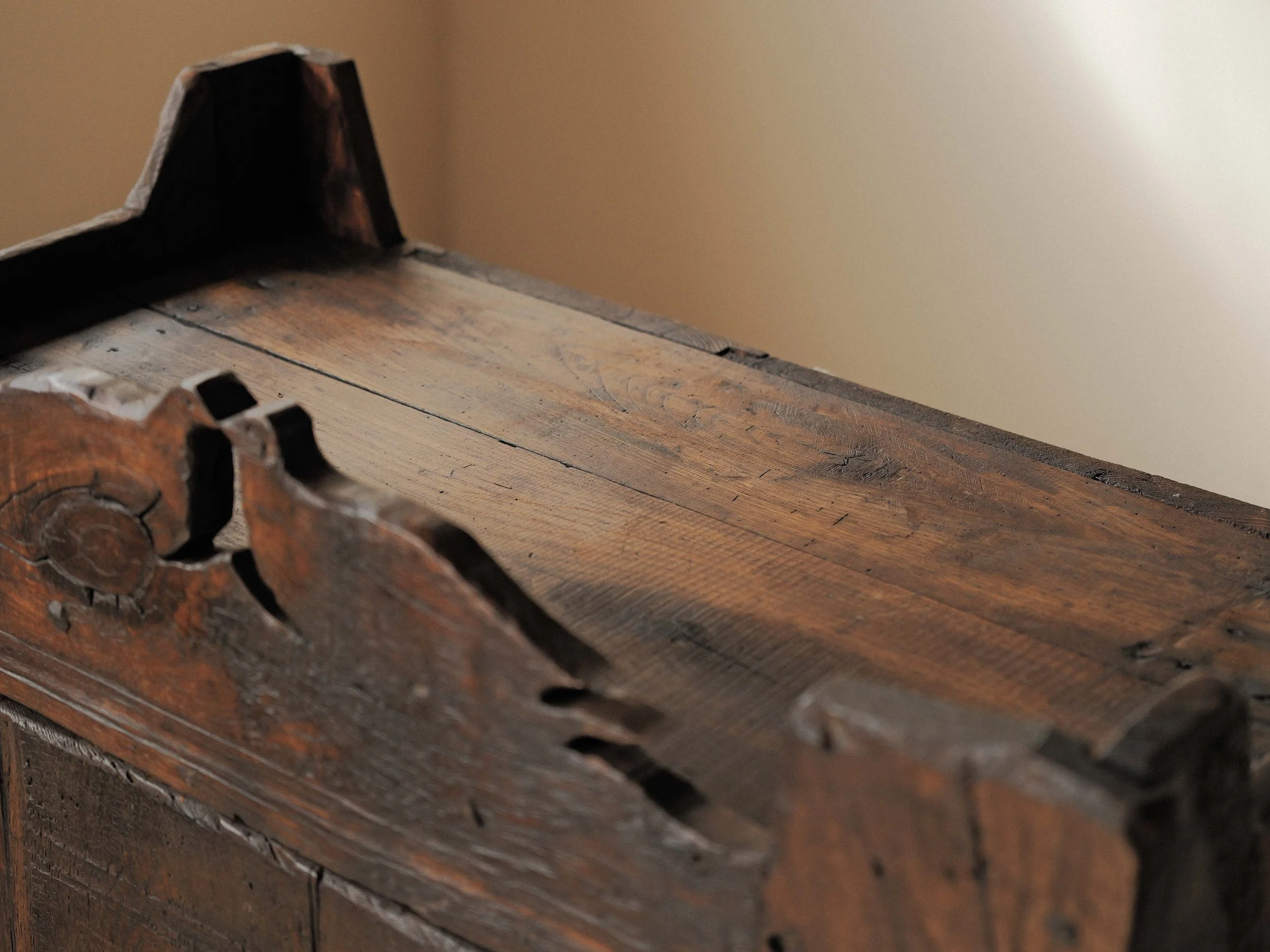 20260402M2-meuble-en-chataignier-massif-art-populaire-restaurée-ardeche-10.jpg