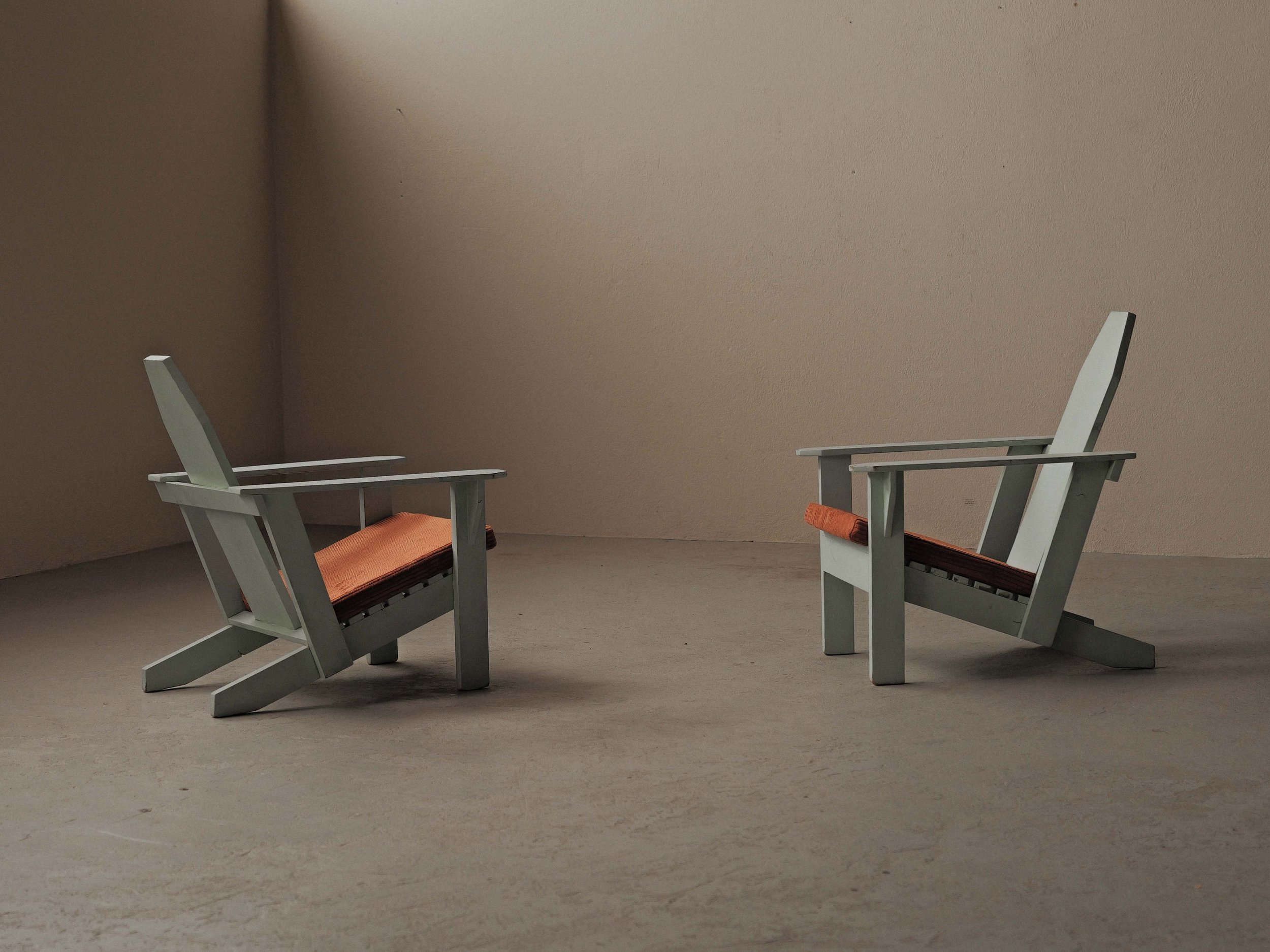 20260921A1-paire-de-fauteuils-modernistes-en-chêne-peint-annees-40-1940-2.jpg