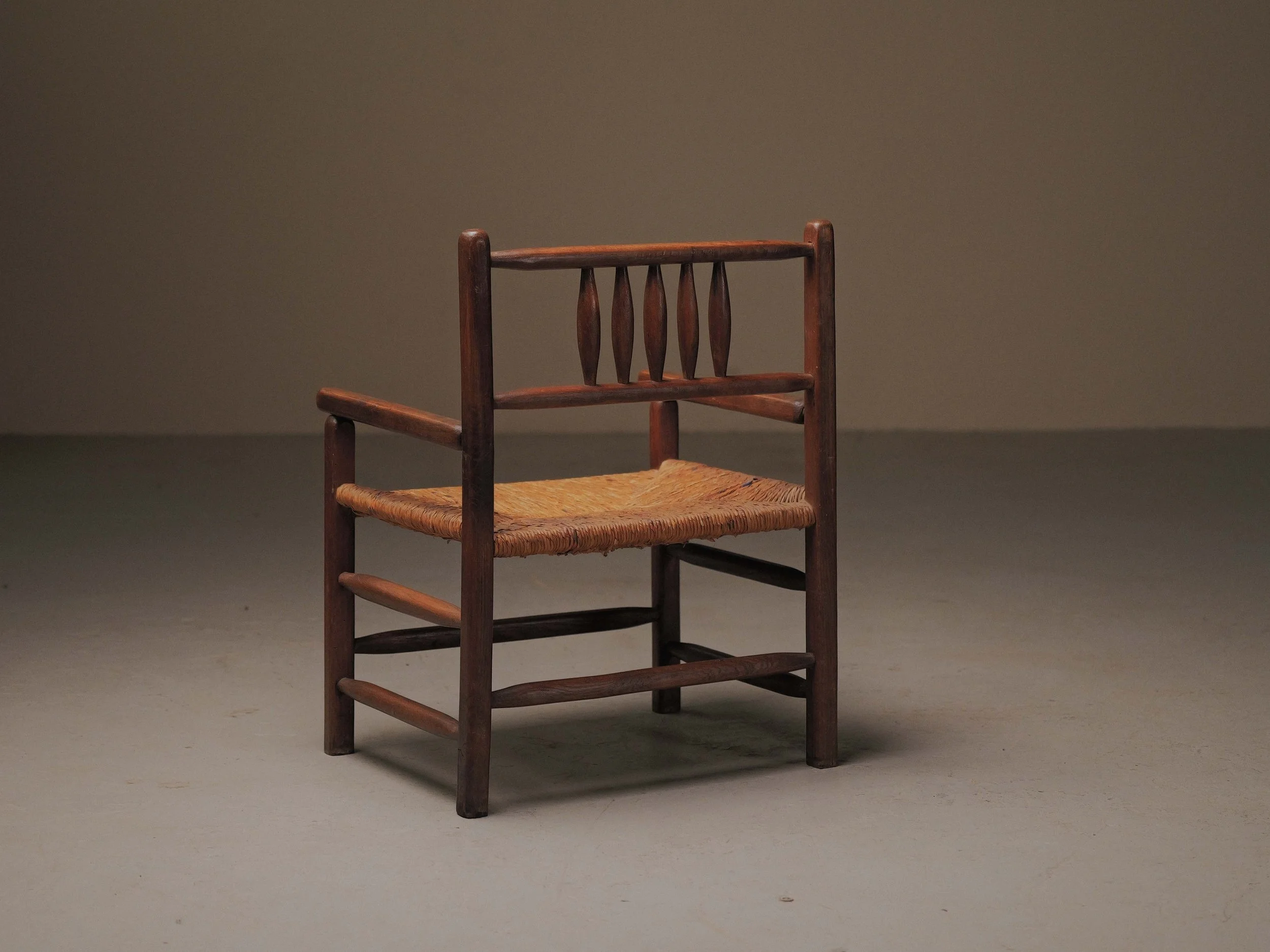 20260421A2-Fauteuil-bois-massif-paille-Vers-1950-12.jpg