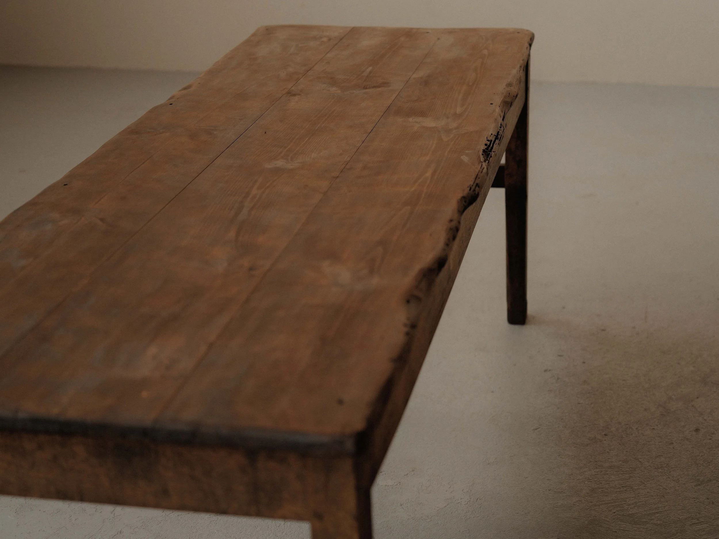 20251126T2-table-de-ferme-bois-massif-auvergne-1900-13.jpg