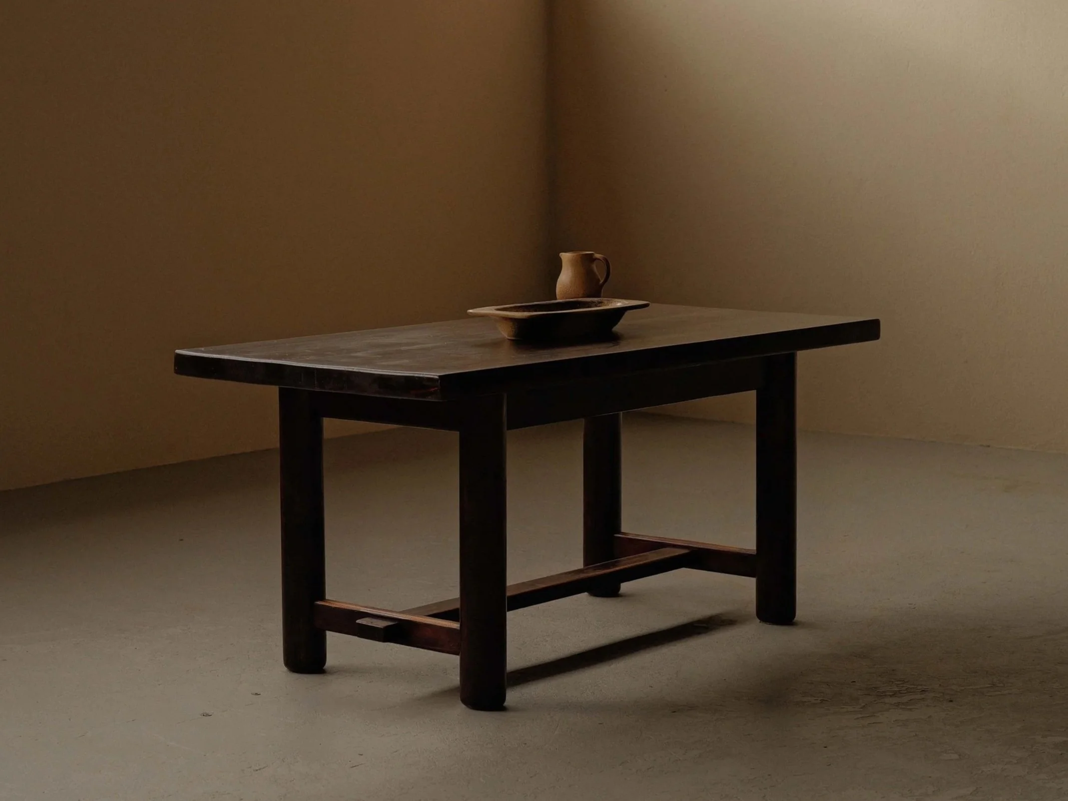 Table en pin massif, France, vers 1960