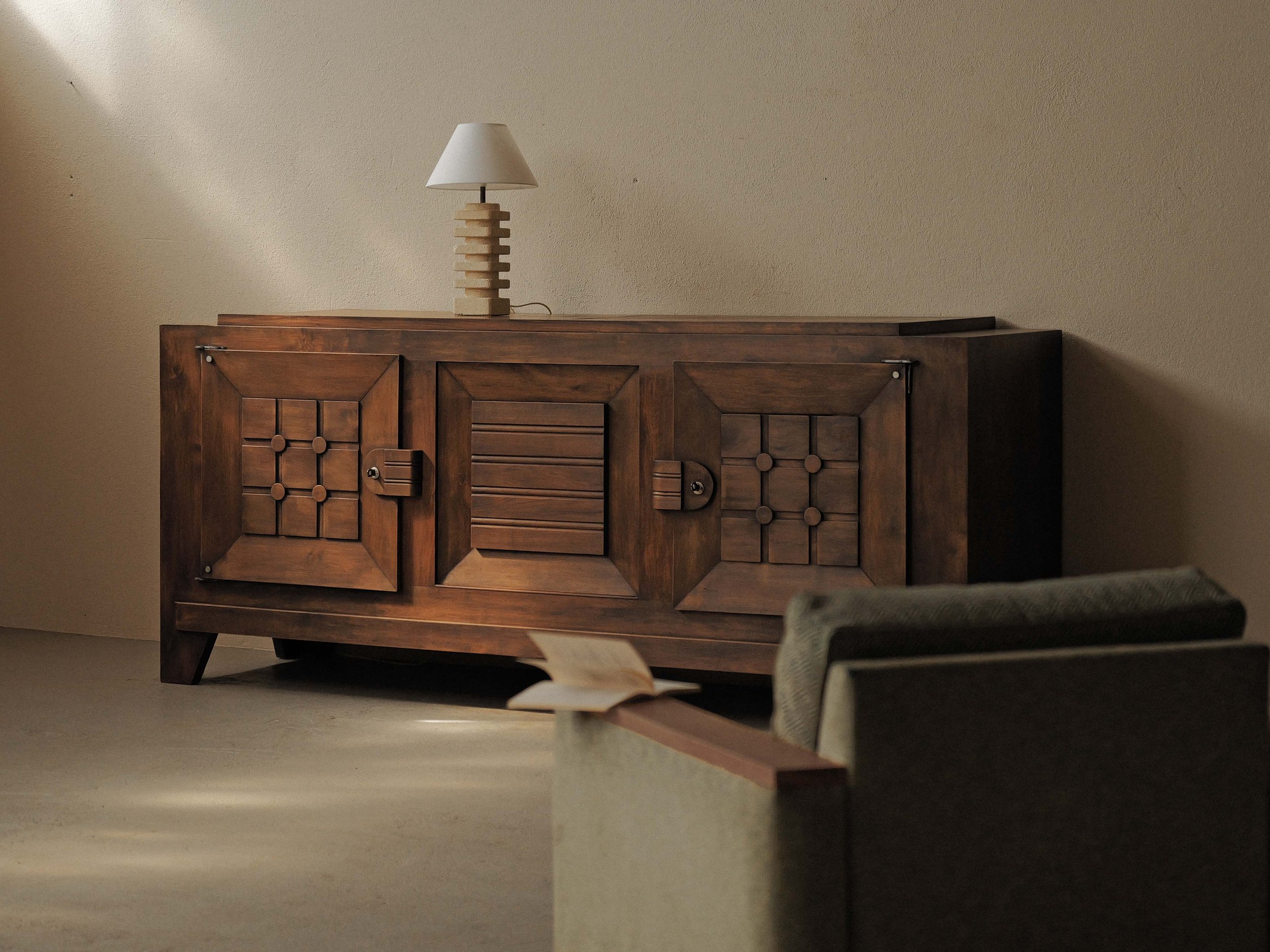 20260805M1-Buffet-en-bois-par-Charles-Dudouyt-edition-la-gentilhommiere-Circa-1940-24.jpg