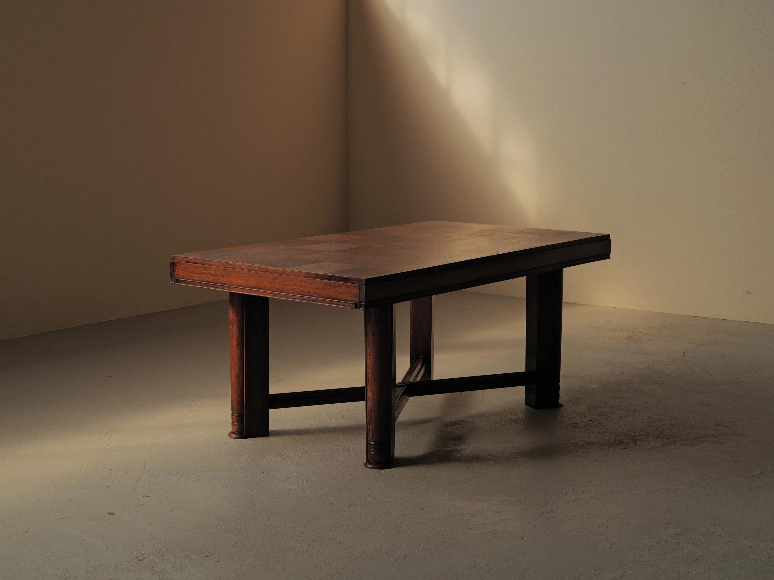20260413T2-table-de-style-art-deco-en-chêne-France-circa-1940.jpg