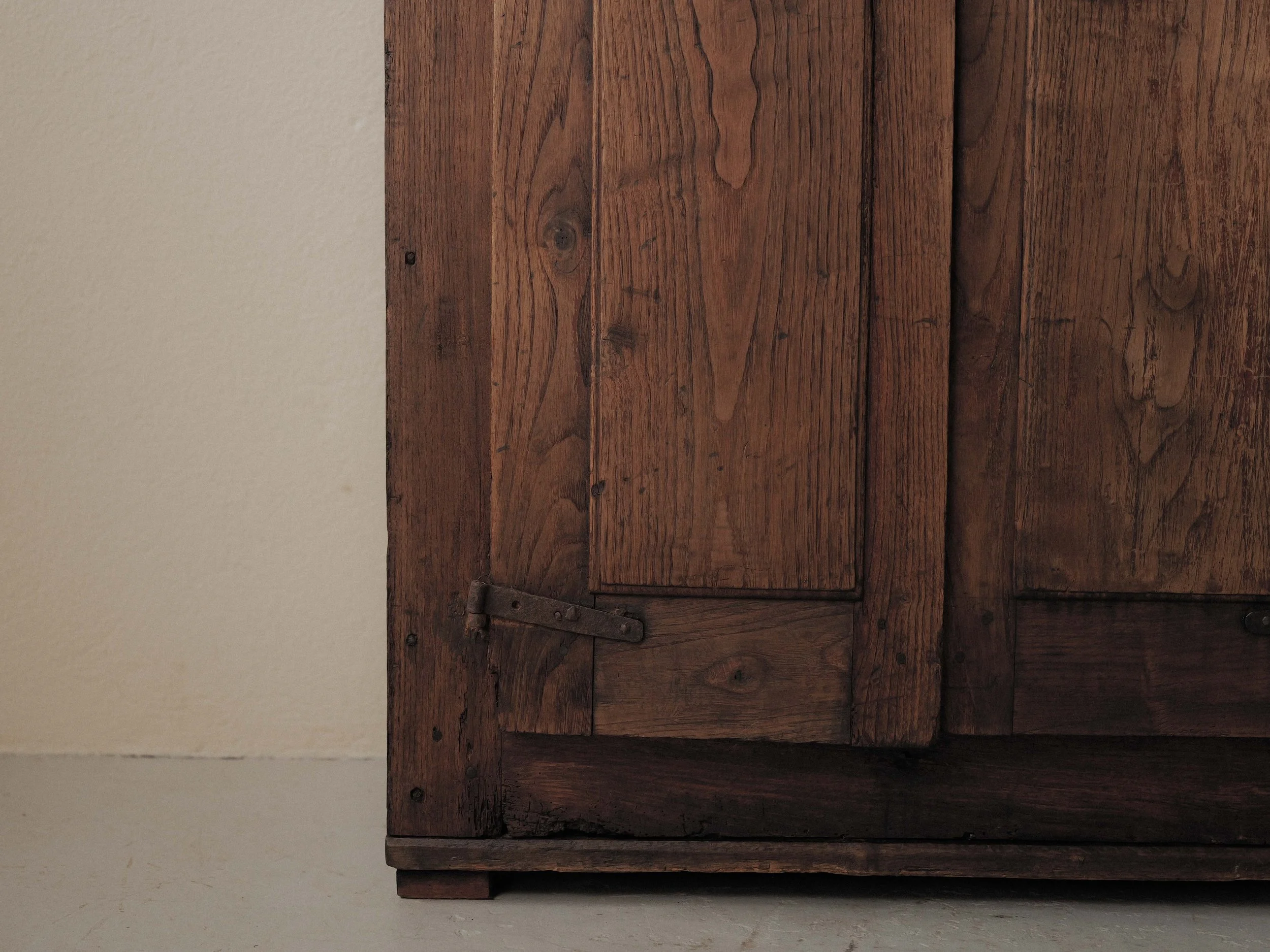 20260212M-armoire-paysanne-deux-portes-en-chene-massif-19eme-siecle-9.jpg