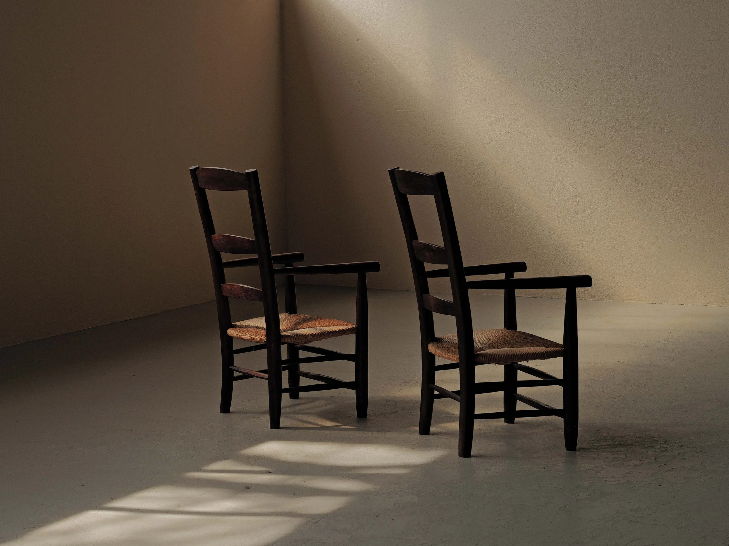 🔴 Paire de fauteuils à assise paillée, France