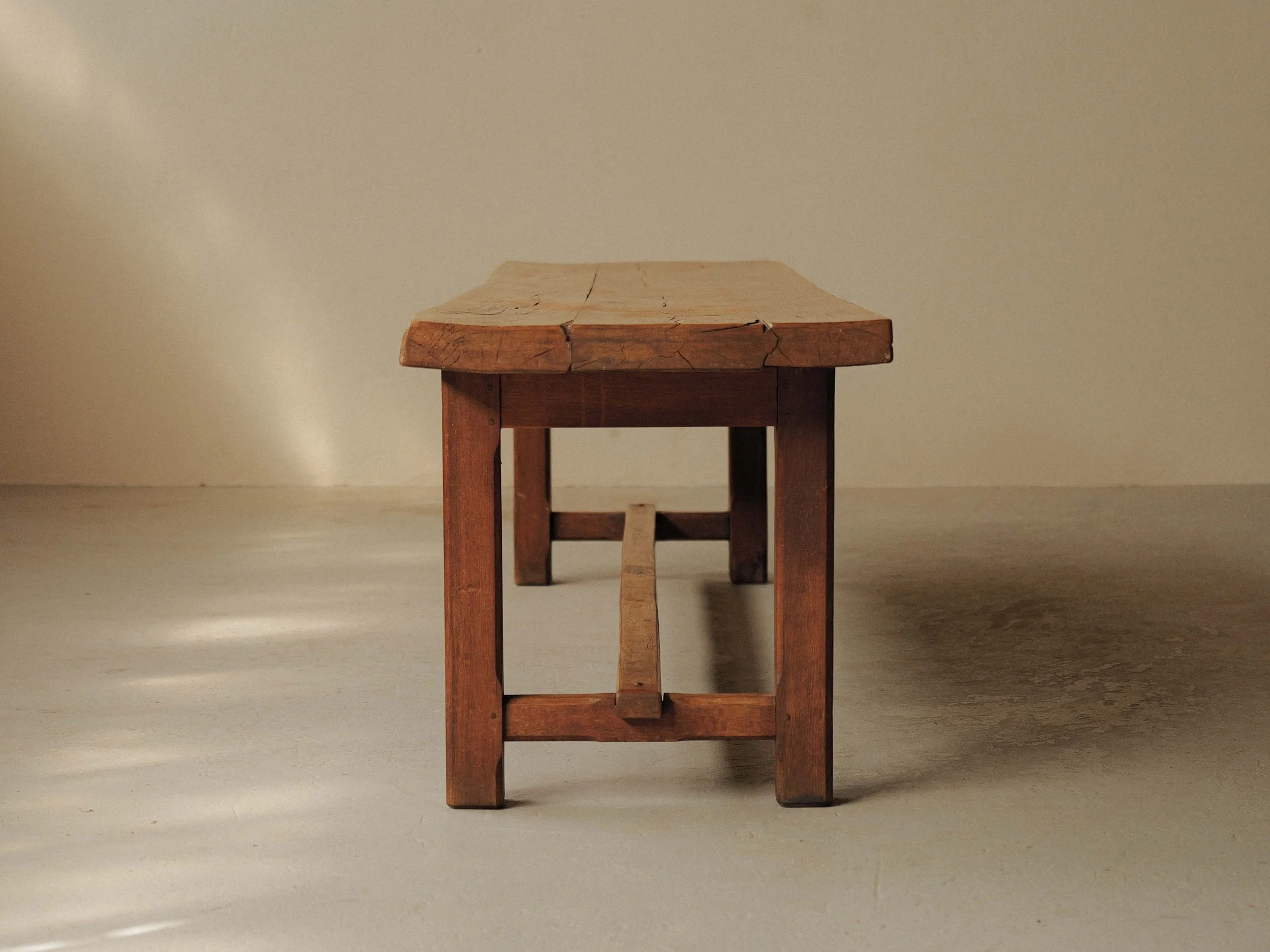 20260723T-Grande-table-artisanale-structure-en-chene-plateau-en-Orme-France-4.jpg