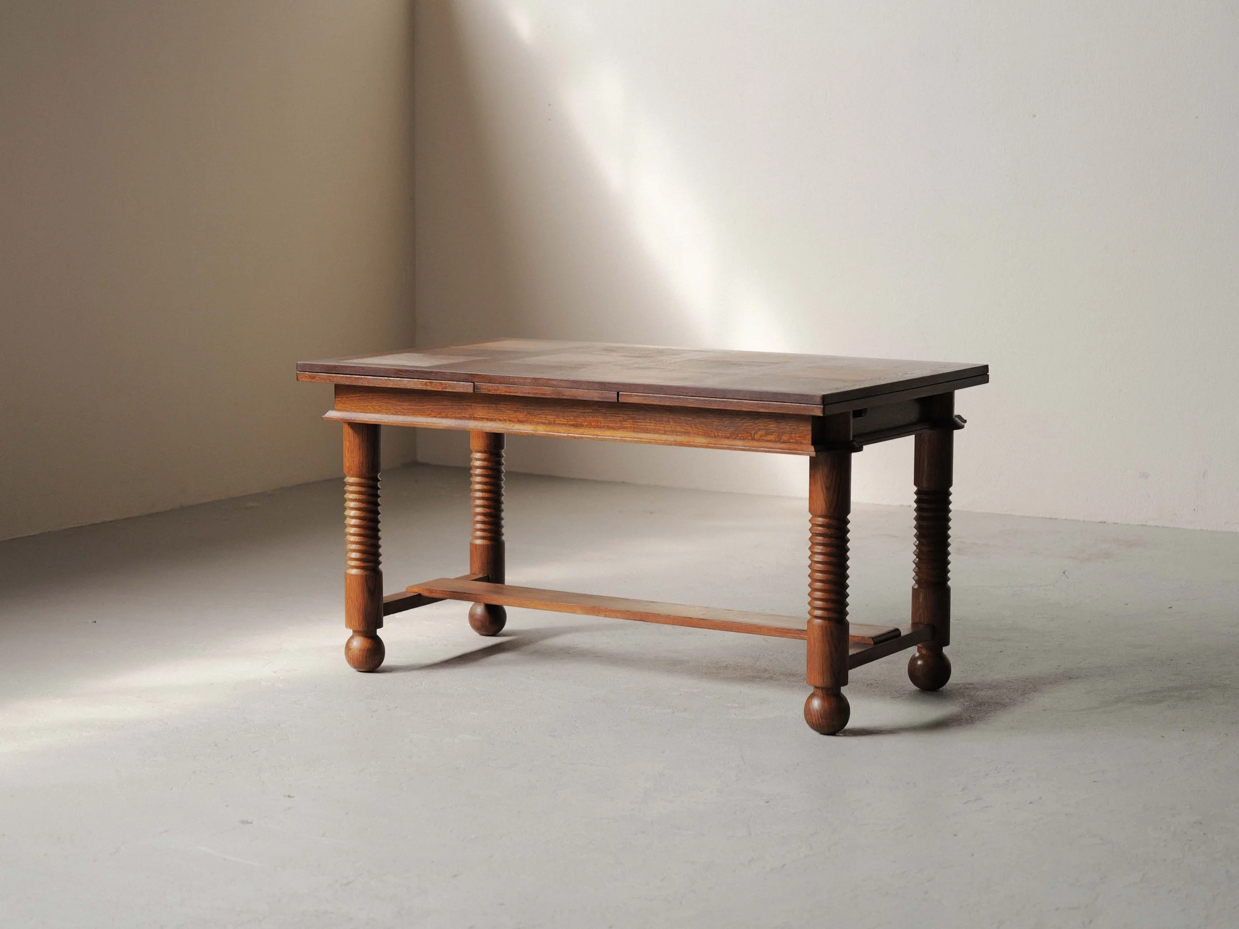 20260420T2-table-regionaliste-chene-travail-francais-1940-1950-14.jpg