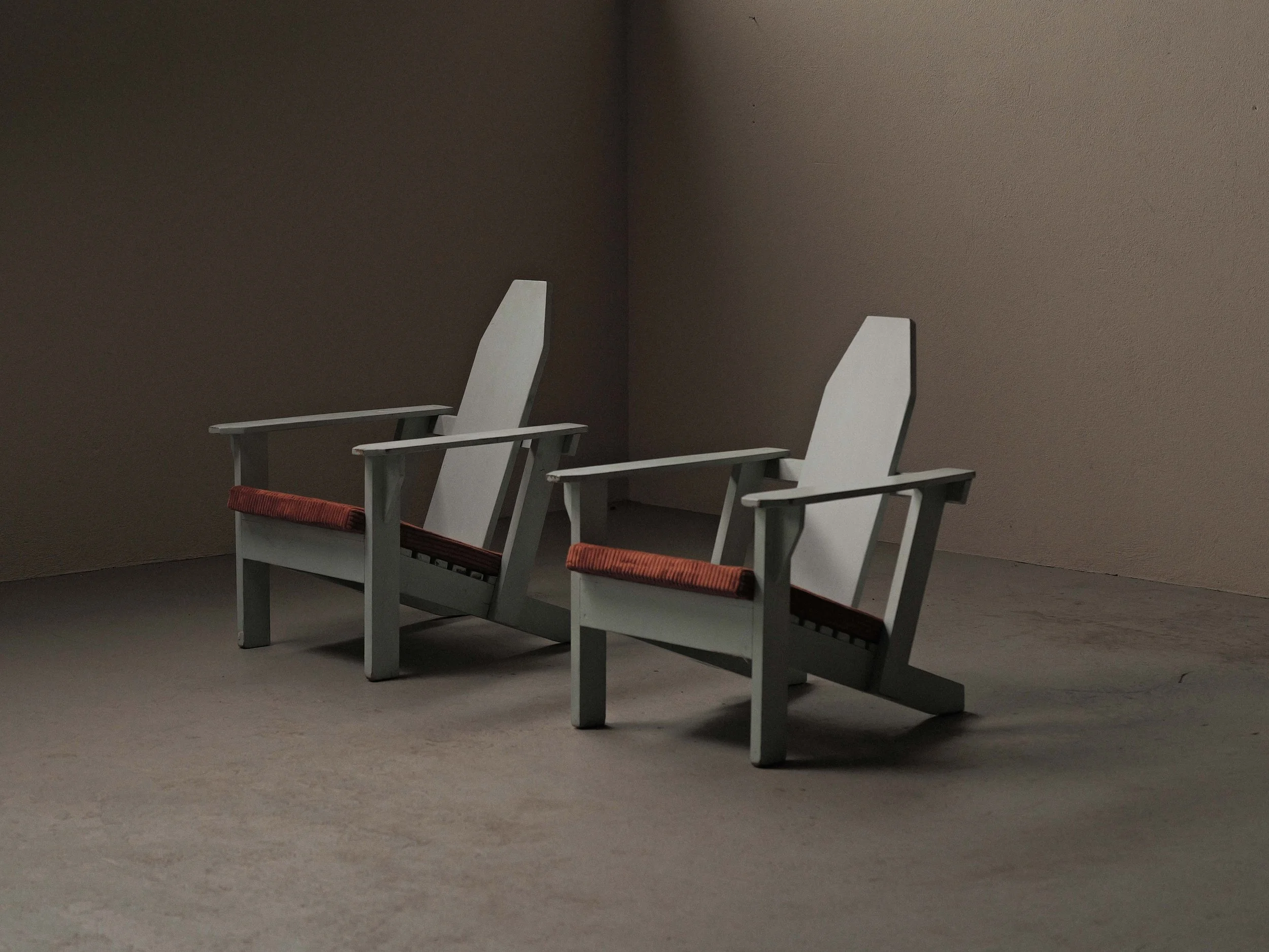 20260921A1-paire-de-fauteuils-modernistes-en-chêne-peint-annees-40-1940-22.jpg