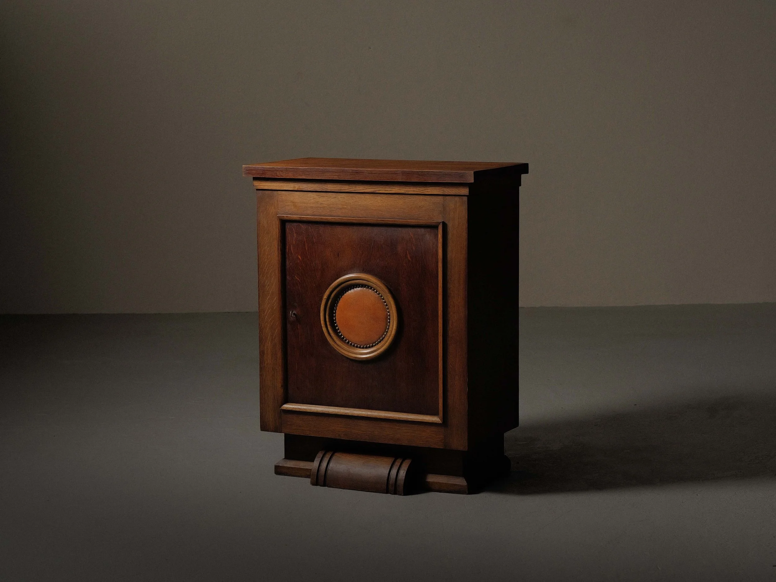 🔴 Meuble moderniste en chêne et cuir – France, vers 1940