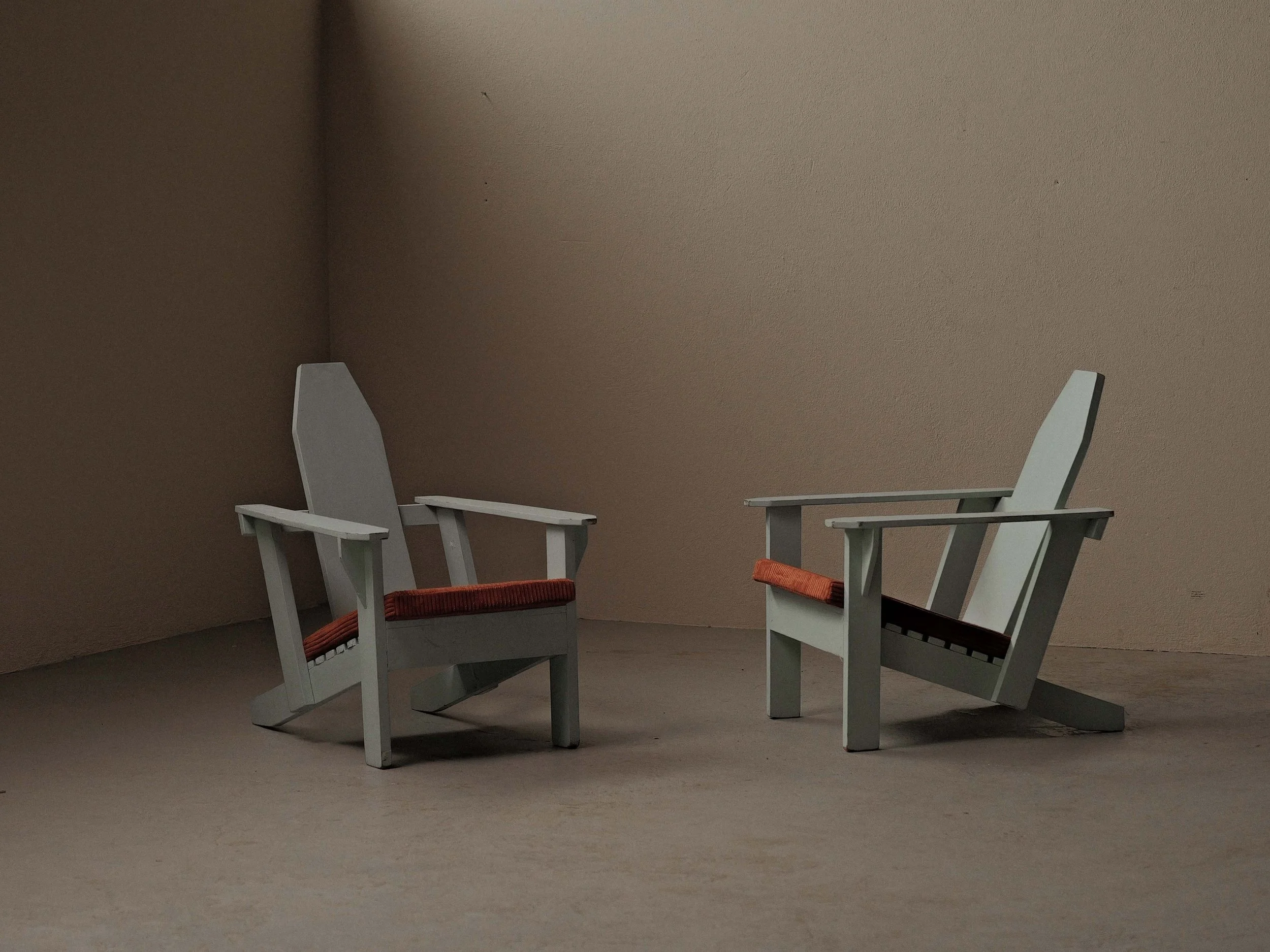 20260921A1-paire-de-fauteuils-modernistes-en-chêne-peint-annees-40-1940-24.jpg