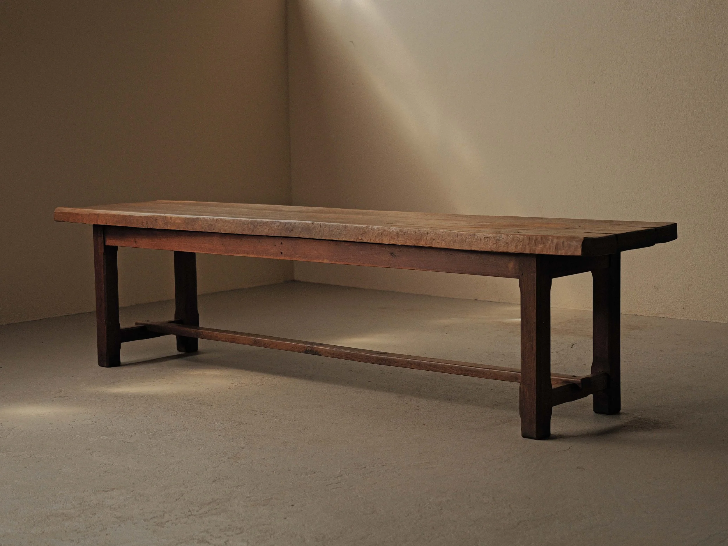 20260723T-Grande-table-artisanale-structure-en-chene-plateau-en-Orme-France-15.jpg