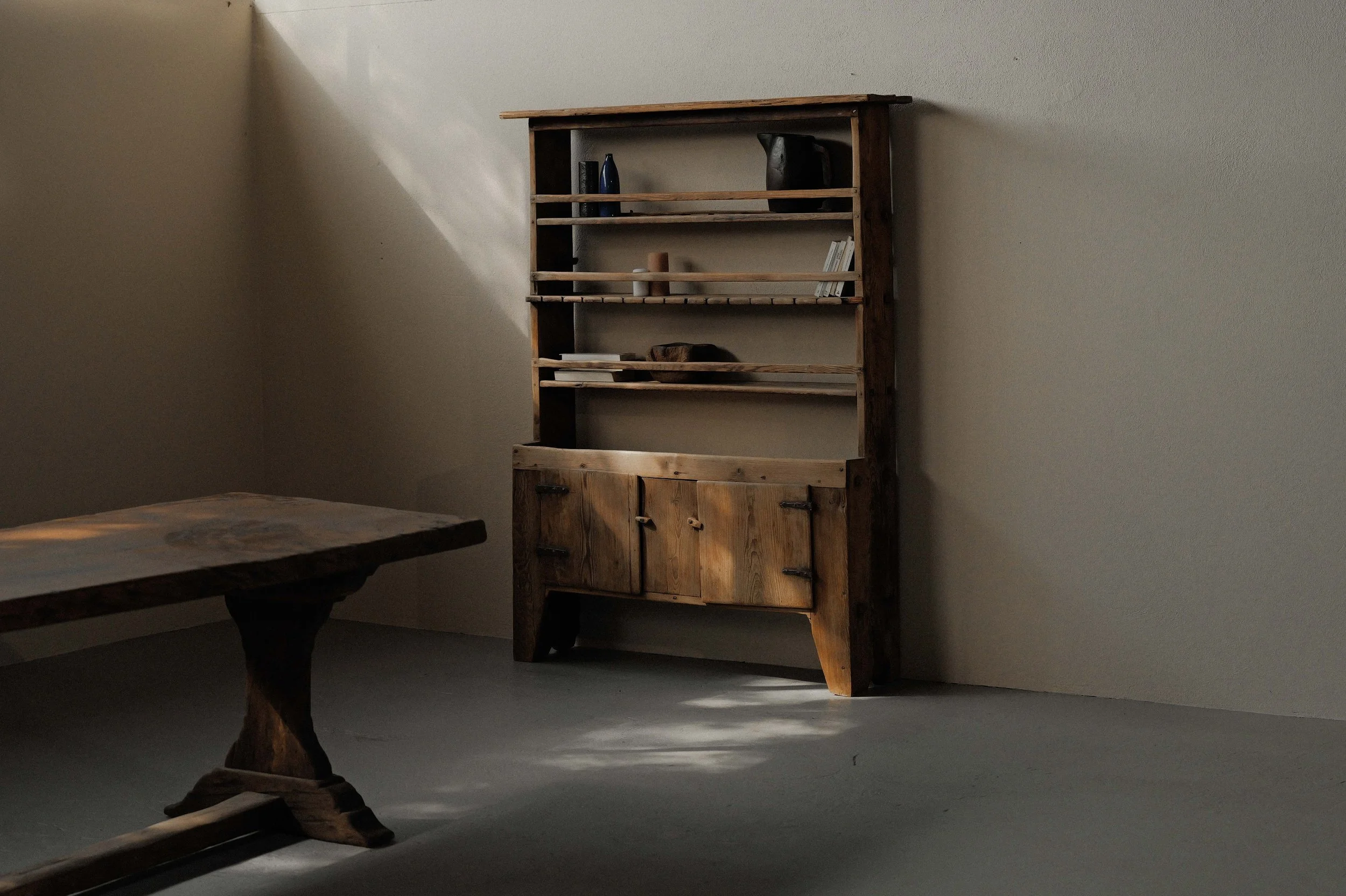 20250909M2-meuble-dressoir-art-populaire-pyrenees-19eme-siecle-2.jpg
