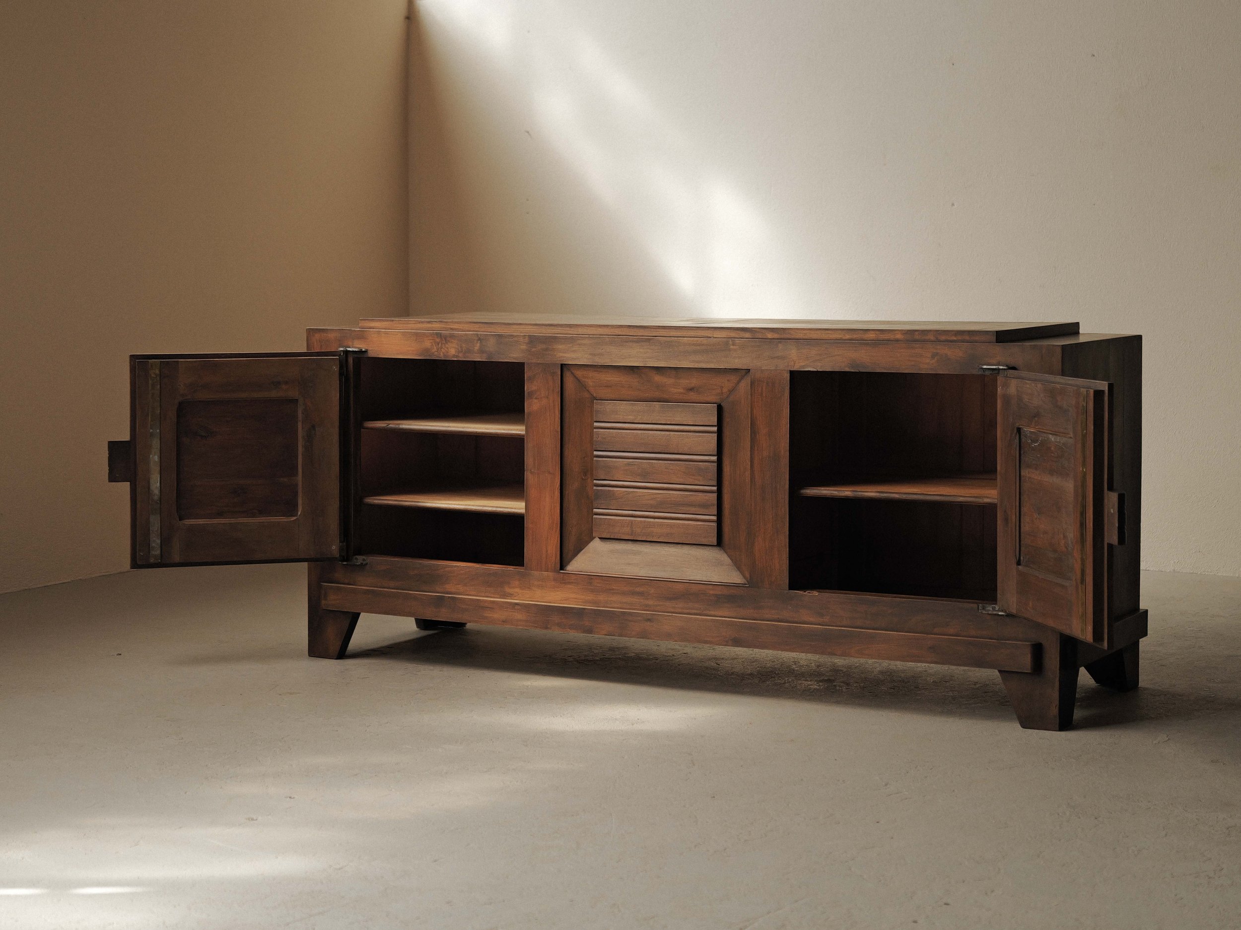 20260805M1-Buffet-en-bois-par-Charles-Dudouyt-edition-la-gentilhommiere-Circa-1940-5.jpg