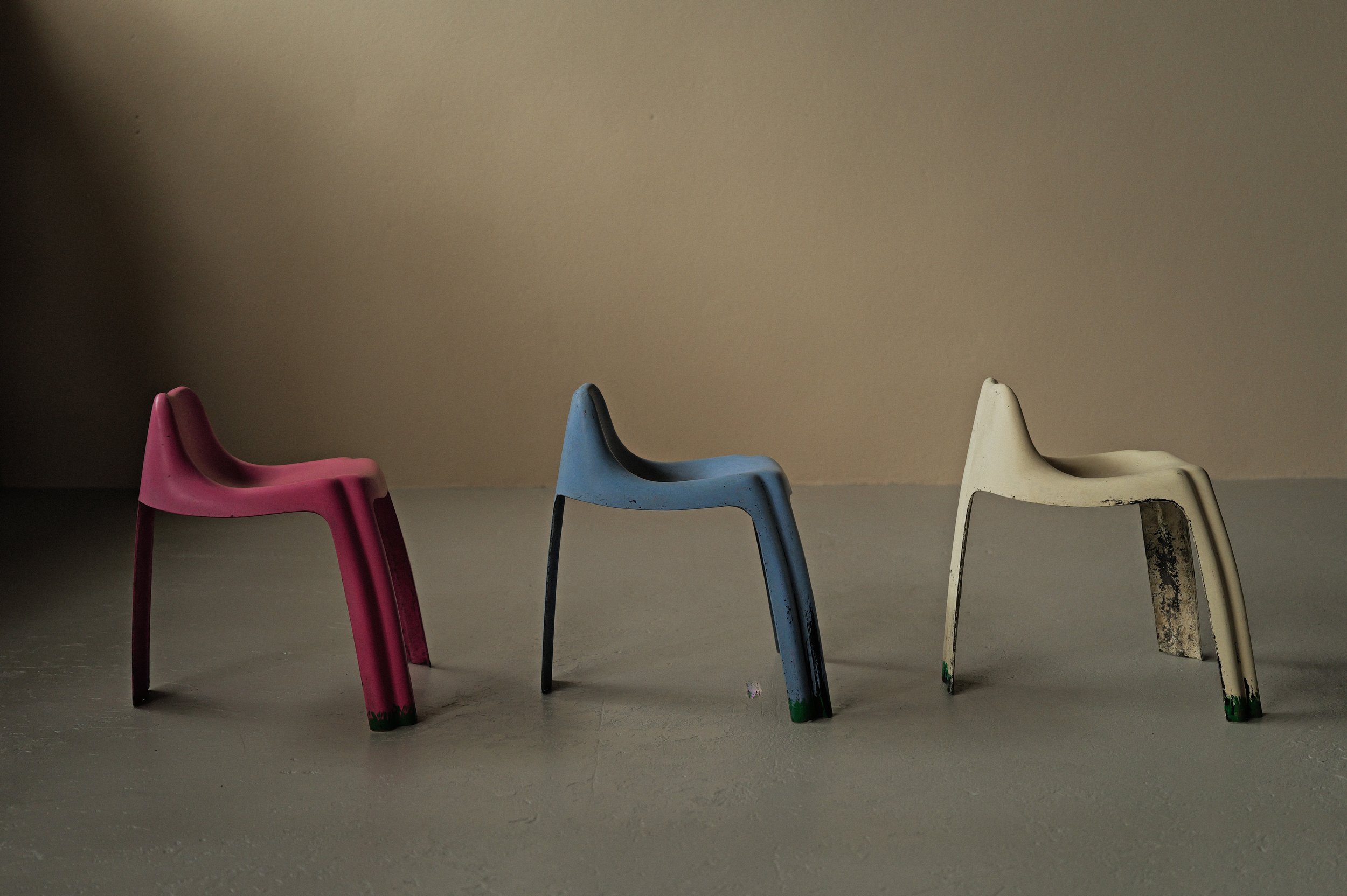 20250512A-chaises-patrick-Gingembre-fibre-de-verre-1970-11.jpg